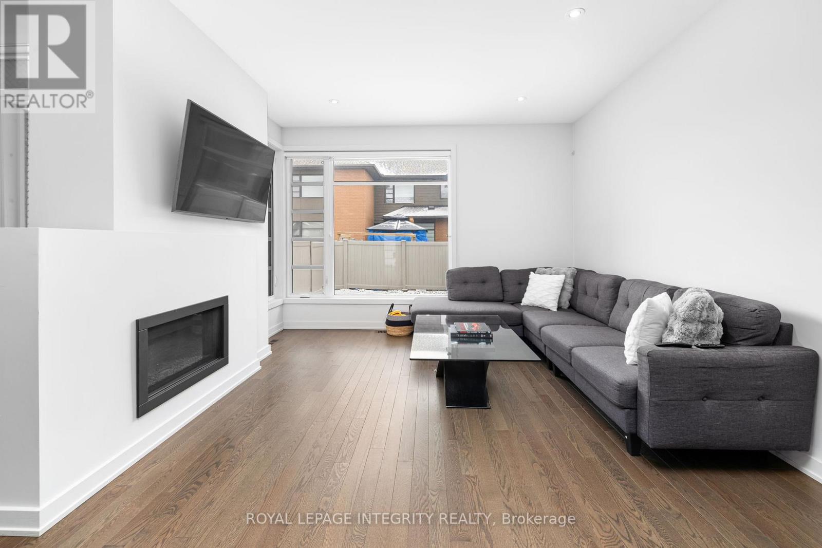 641 Odyssey Way, Ottawa, Ontario  K1T 0T5 - Photo 9 - X12974782