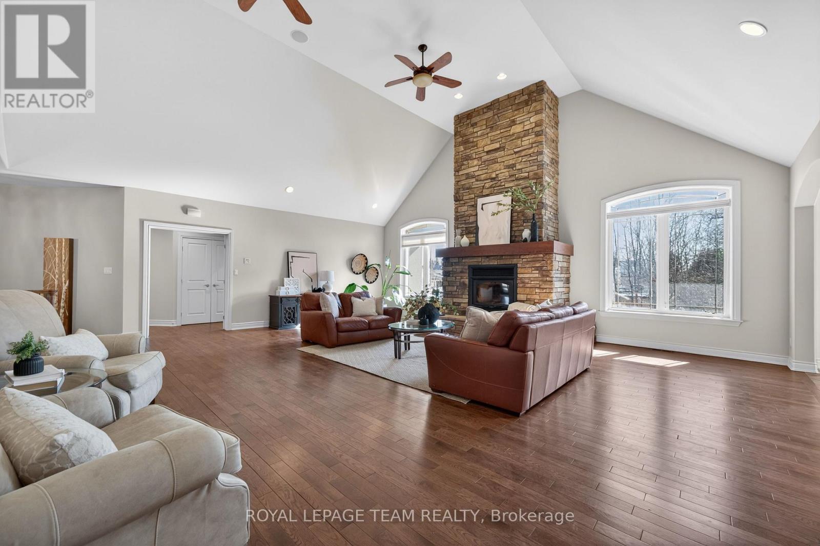 2 Beechgrove Gardens, Ottawa, Ontario  K2S 1R1 - Photo 10 - X12974796