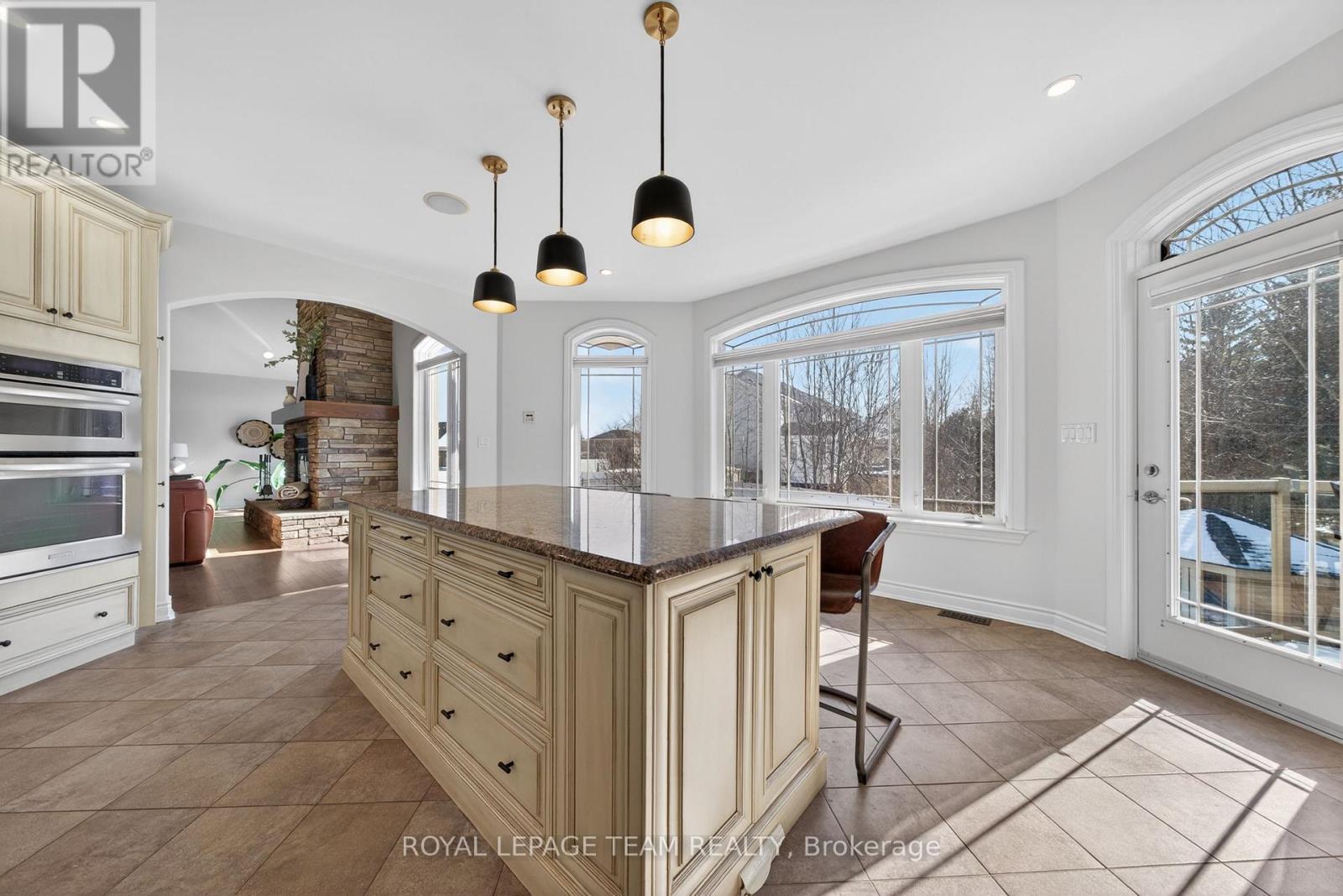 2 Beechgrove Gardens, Ottawa, Ontario  K2S 1R1 - Photo 15 - X12974796