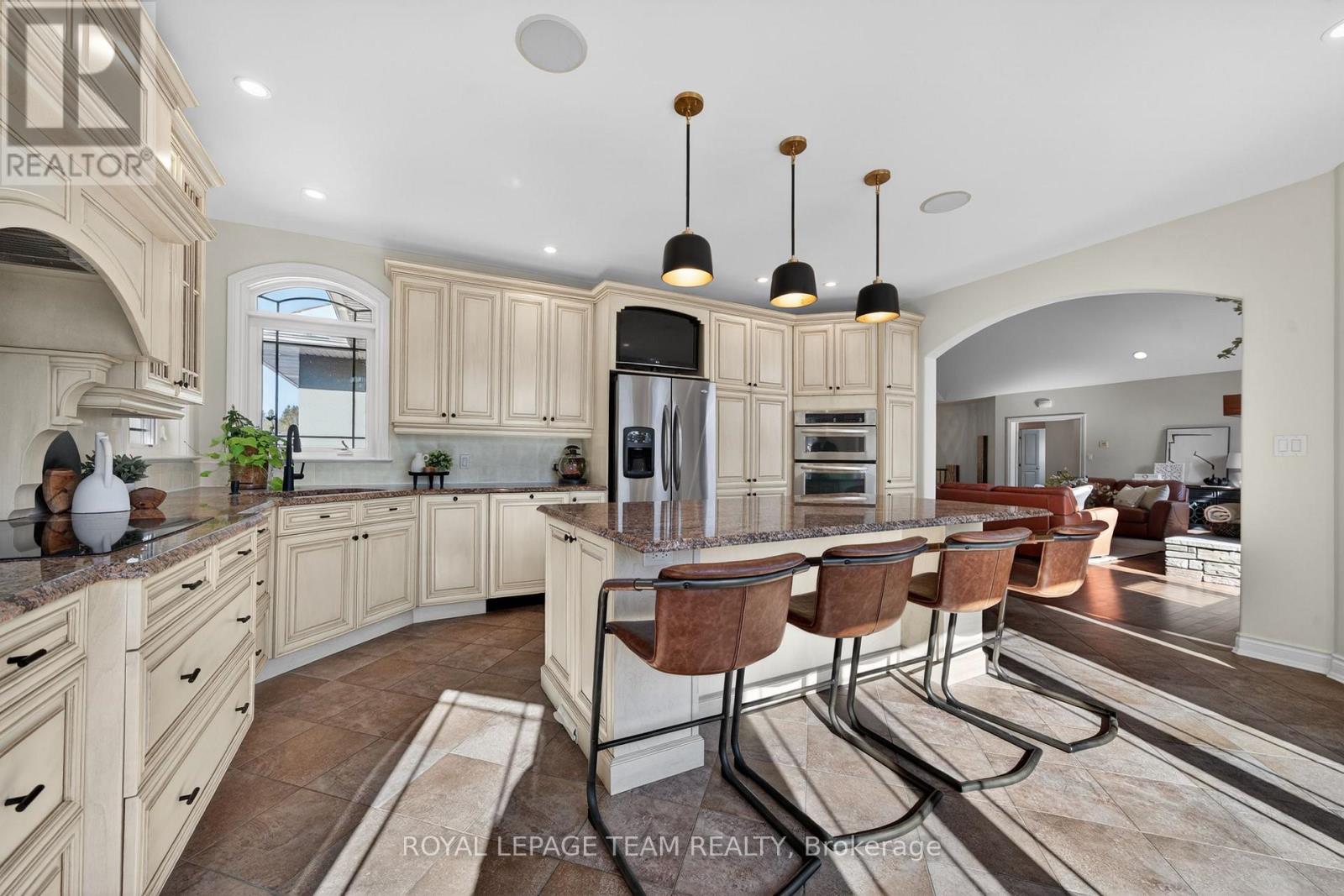 2 Beechgrove Gardens, Ottawa, Ontario  K2S 1R1 - Photo 16 - X12974796