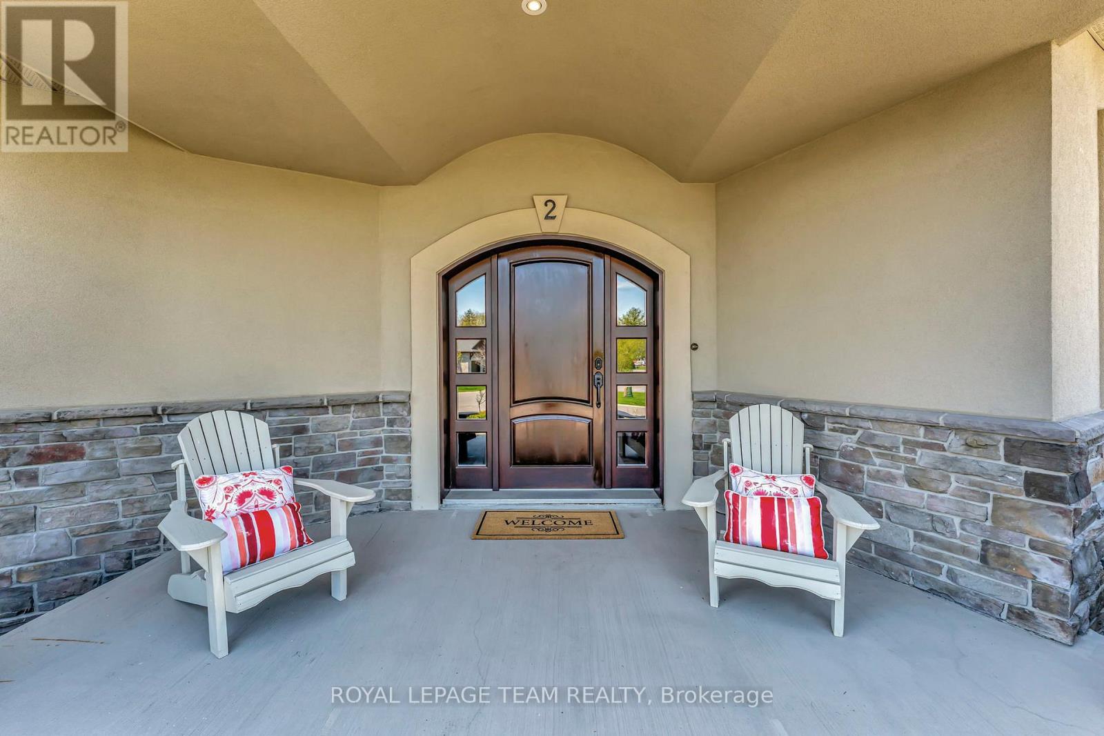 2 Beechgrove Gardens, Ottawa, Ontario  K2S 1R1 - Photo 2 - X12974796