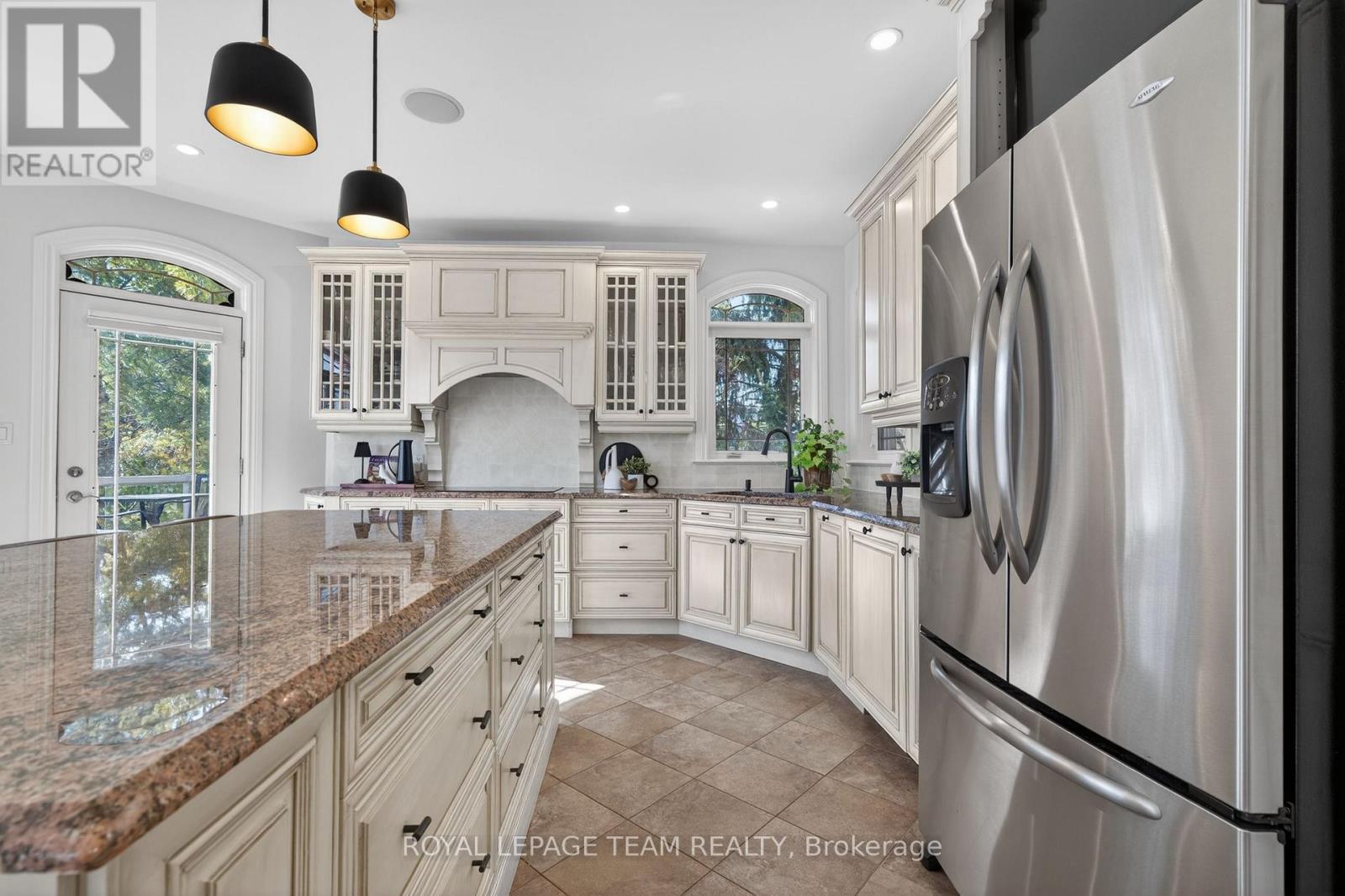 2 Beechgrove Gardens, Ottawa, Ontario  K2S 1R1 - Photo 20 - X12974796