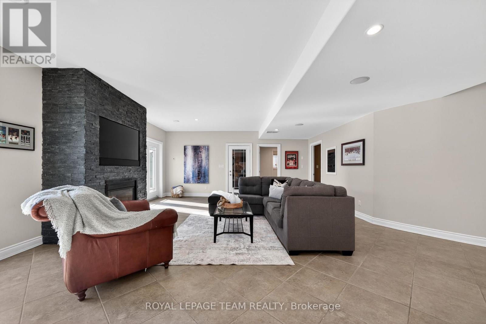 2 Beechgrove Gardens, Ottawa, Ontario  K2S 1R1 - Photo 35 - X12974796