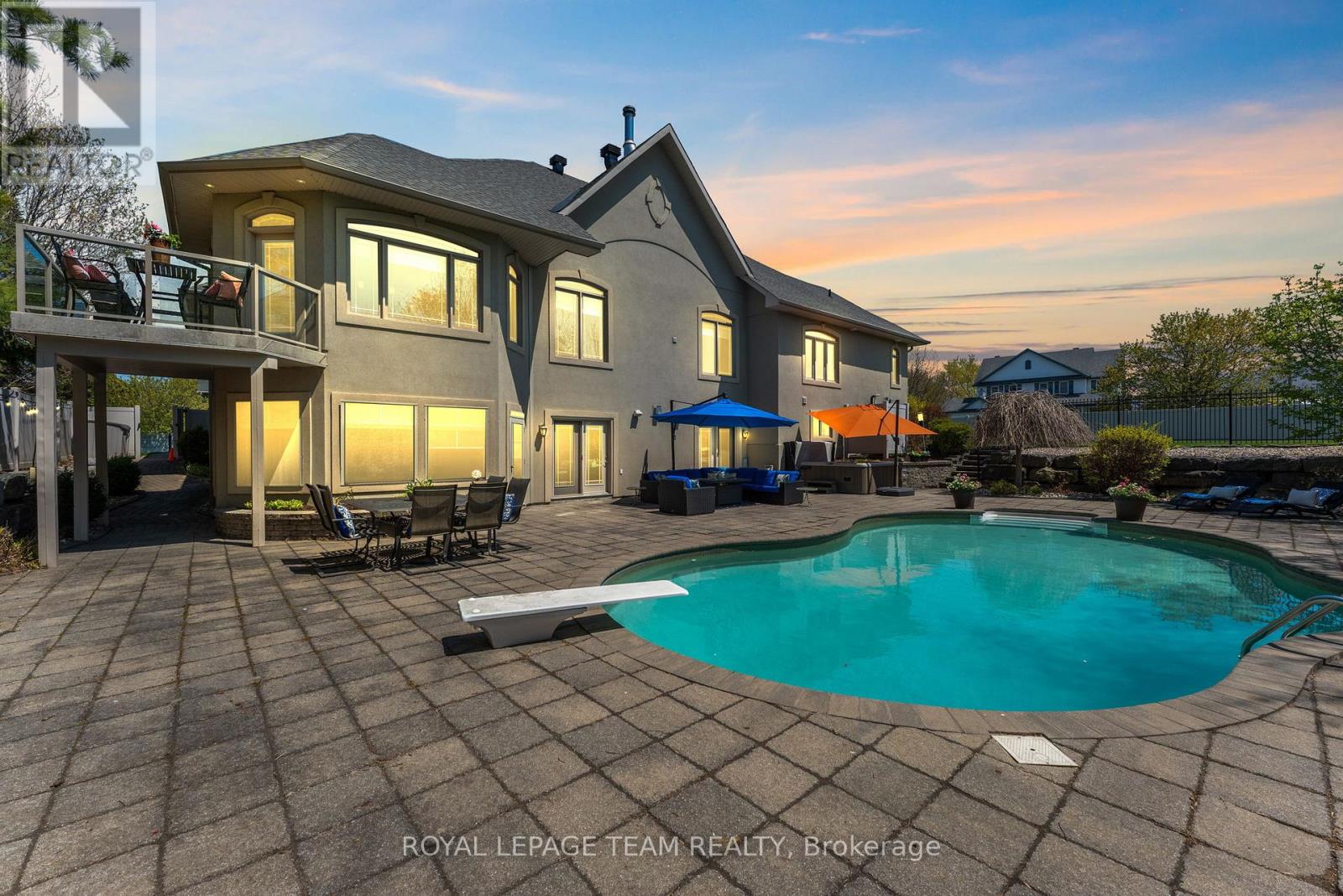 2 Beechgrove Gardens, Ottawa, Ontario  K2S 1R1 - Photo 50 - X12974796