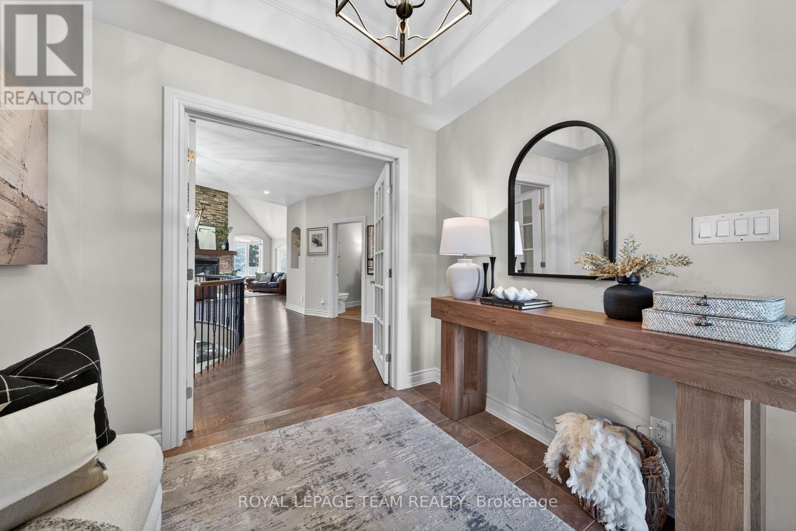 2 Beechgrove Gardens, Ottawa, Ontario  K2S 1R1 - Photo 6 - X12974796