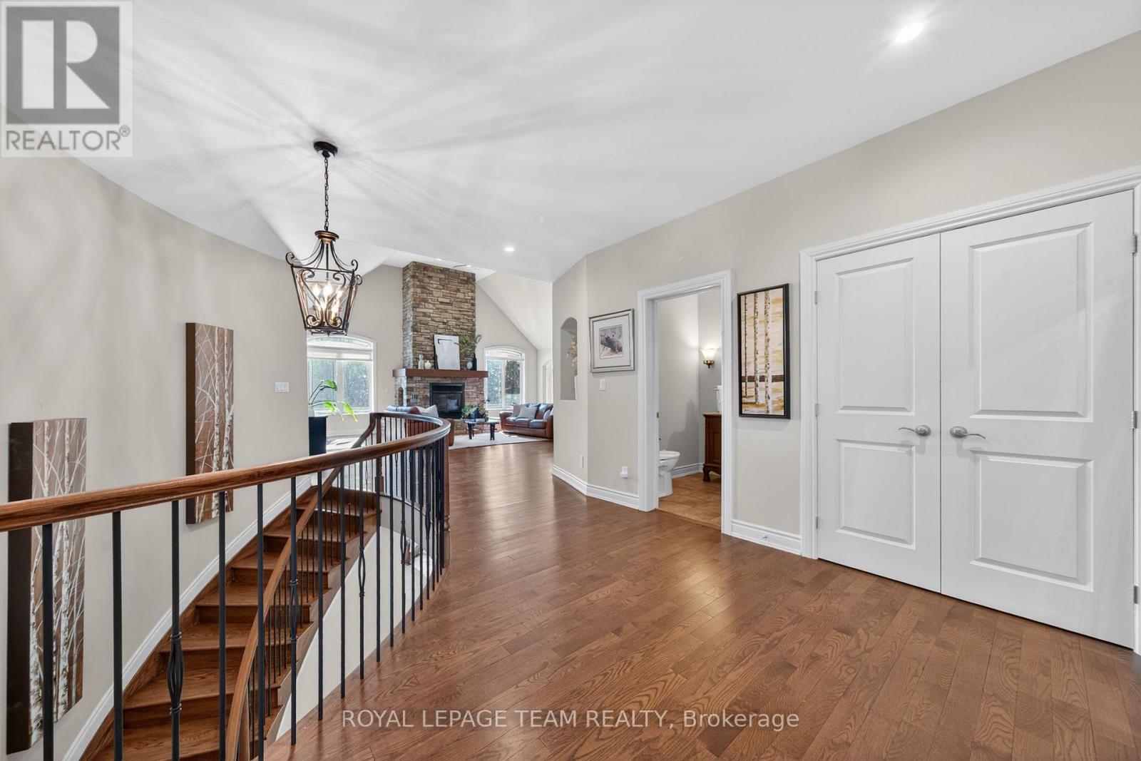 2 Beechgrove Gardens, Ottawa, Ontario  K2S 1R1 - Photo 7 - X12974796