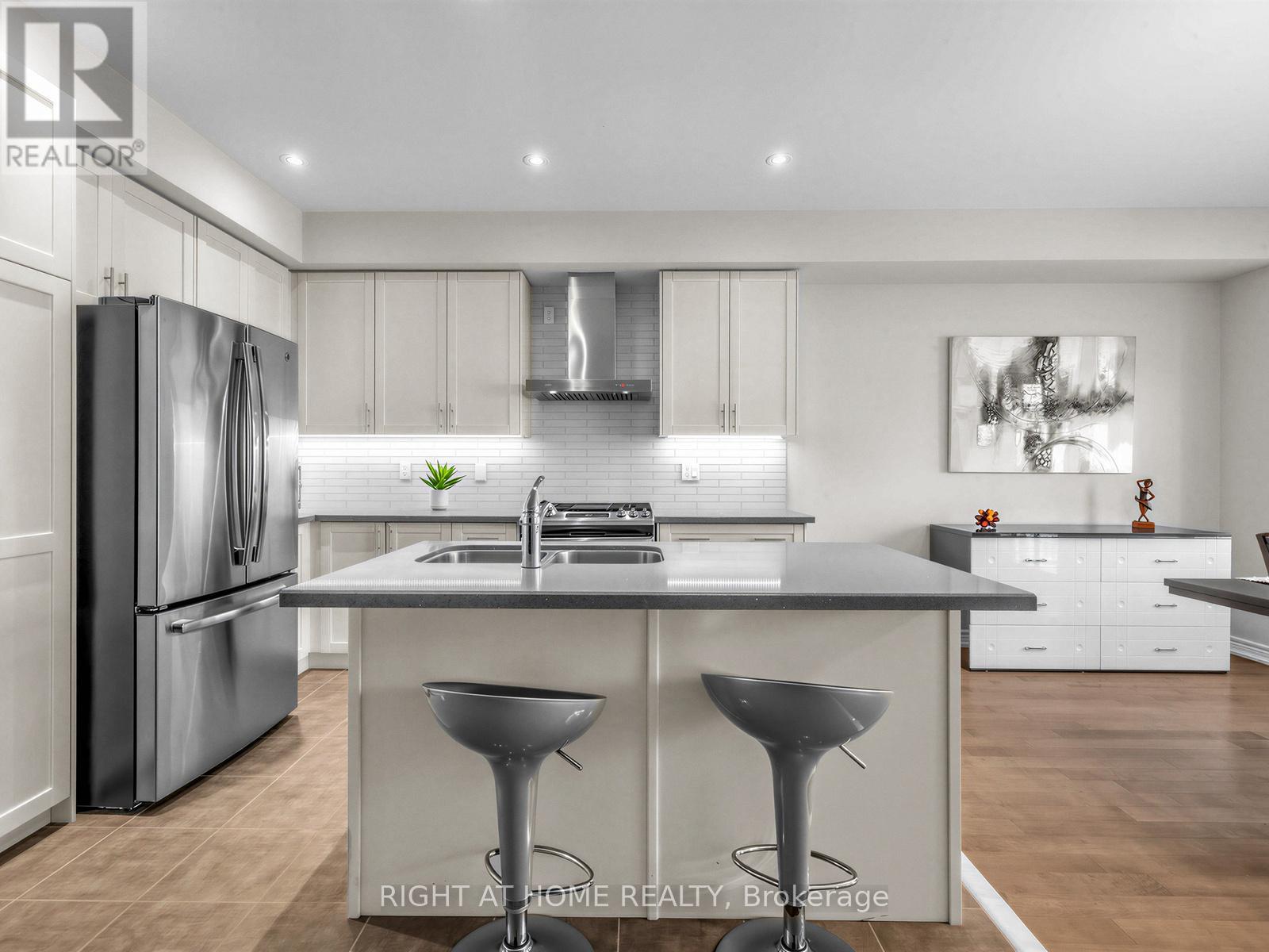 5 Zenyatta Lane, East Gwillimbury, Ontario  L9N 1A0 - Photo 5 - N12974686