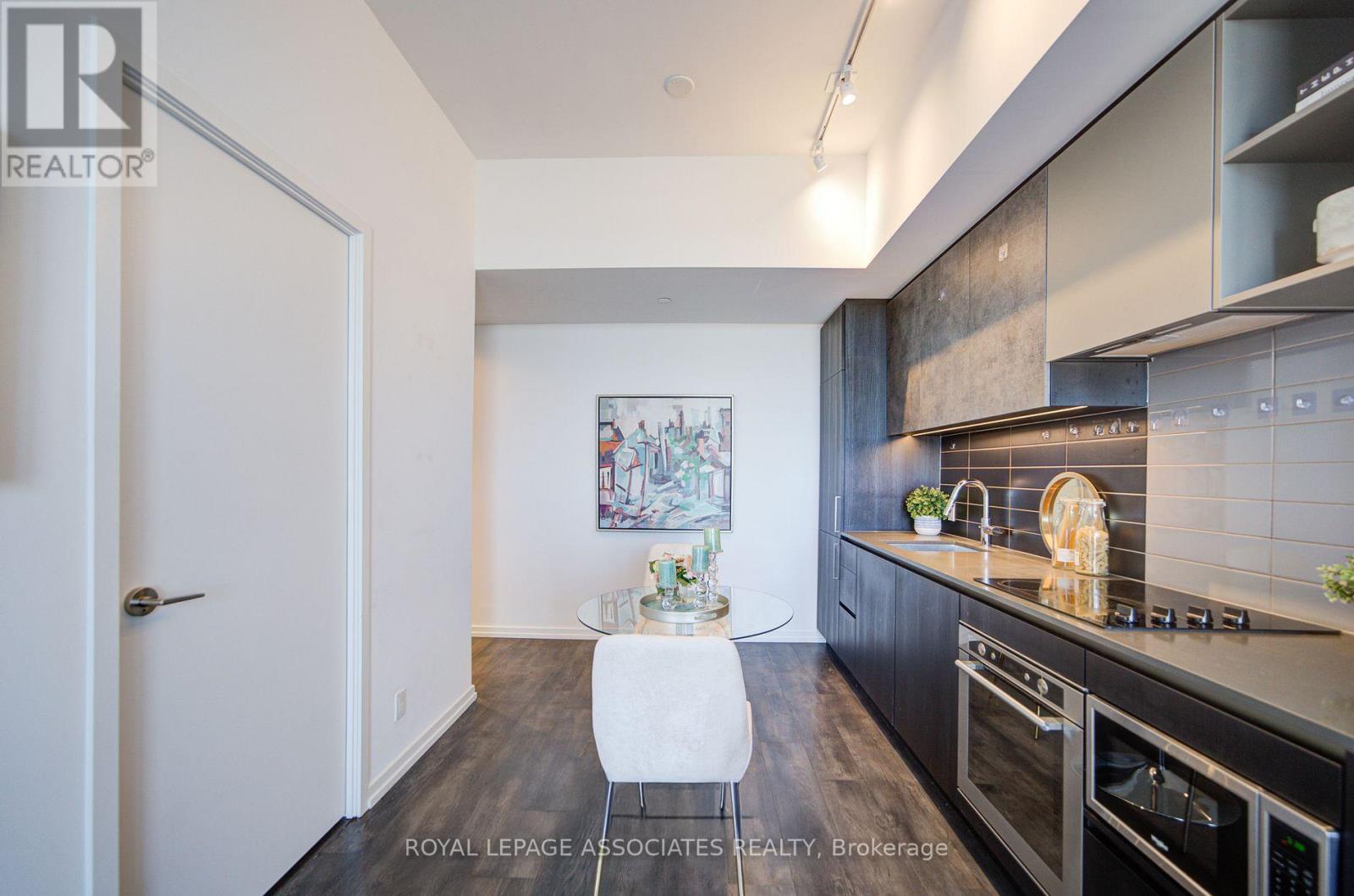 1712 - 1000 Portage Parkway, Vaughan, Ontario  L4K 0L1 - Photo 10 - N12974724