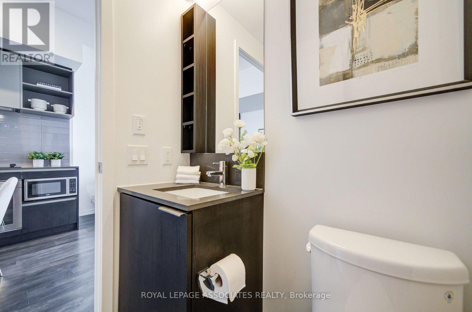 1712 - 1000 Portage Parkway, Vaughan, Ontario  L4K 0L1 - Photo 5 - N12974724