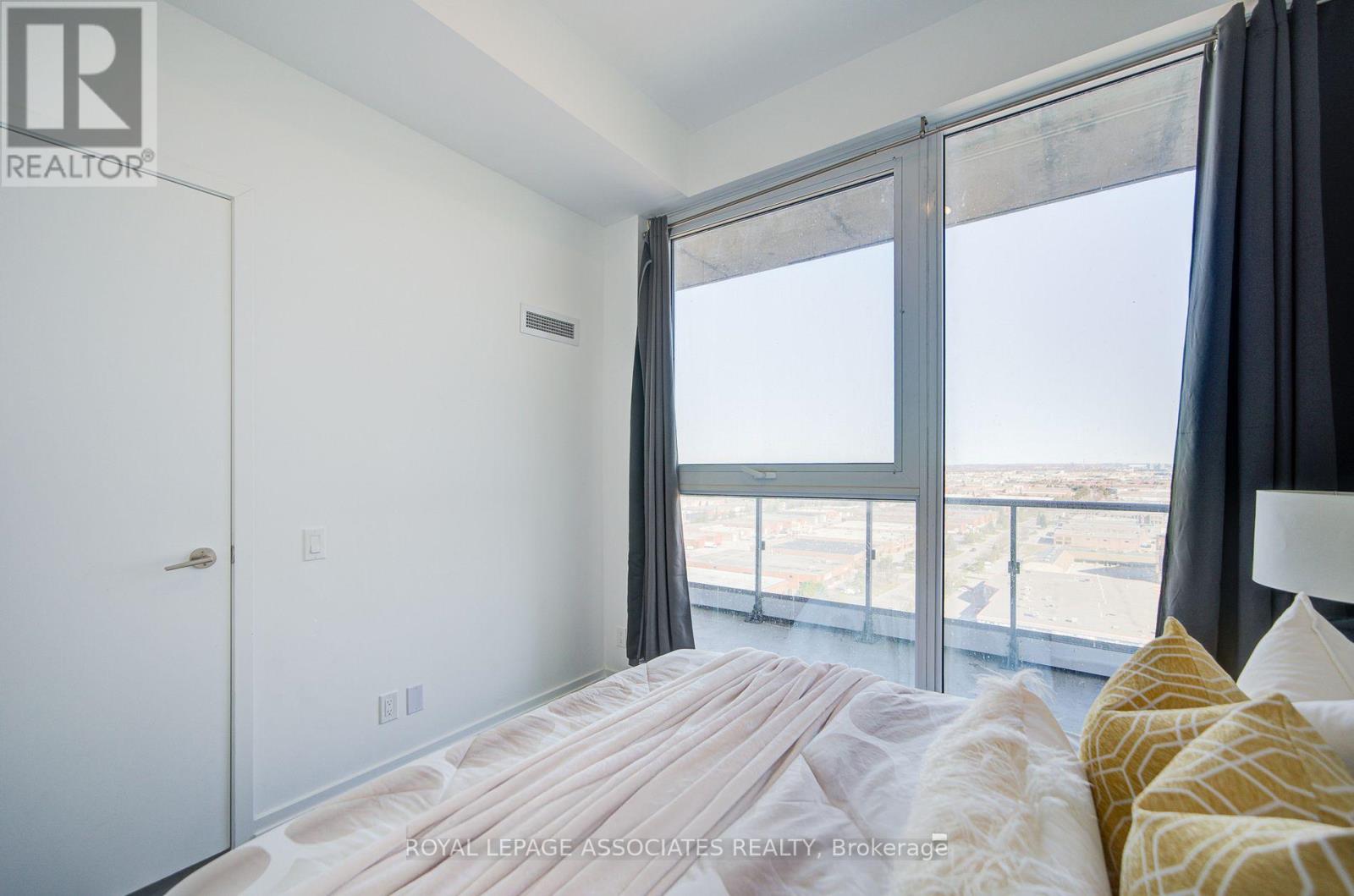 1712 - 1000 Portage Parkway, Vaughan, Ontario  L4K 0L1 - Photo 7 - N12974724