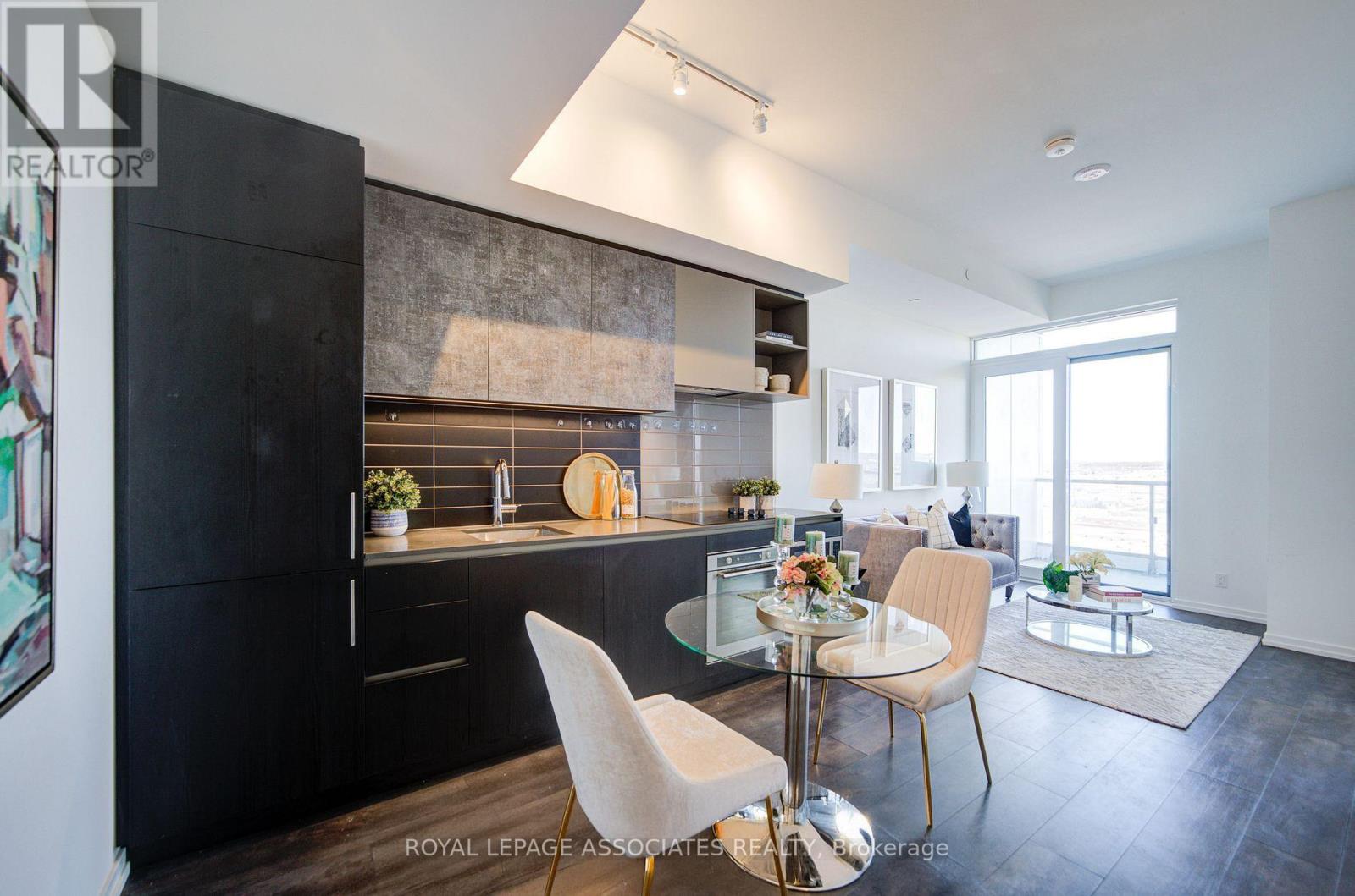 1712 - 1000 Portage Parkway, Vaughan, Ontario  L4K 0L1 - Photo 8 - N12974724