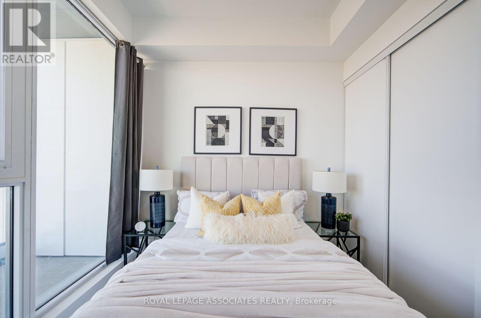 1712 - 1000 Portage Parkway, Vaughan, Ontario  L4K 0L1 - Photo 8 - N12974728