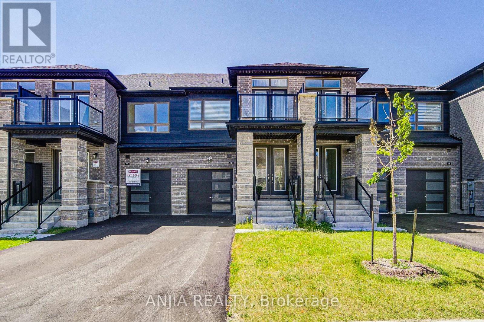 9 MACE AVENUE, Richmond Hill, Ontario