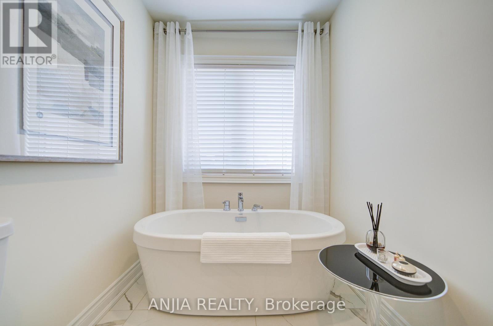 9 Mace Avenue, Richmond Hill, Ontario  L4E 1K8 - Photo 17 - N12974788