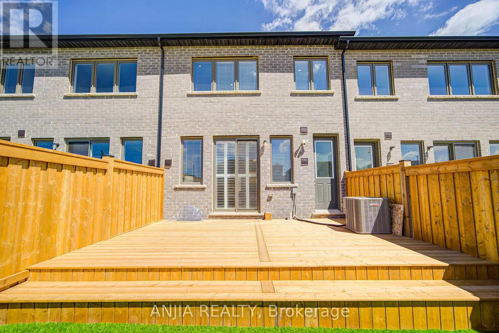 9 Mace Avenue, Richmond Hill, Ontario  L4E 1K8 - Photo 28 - N12974788