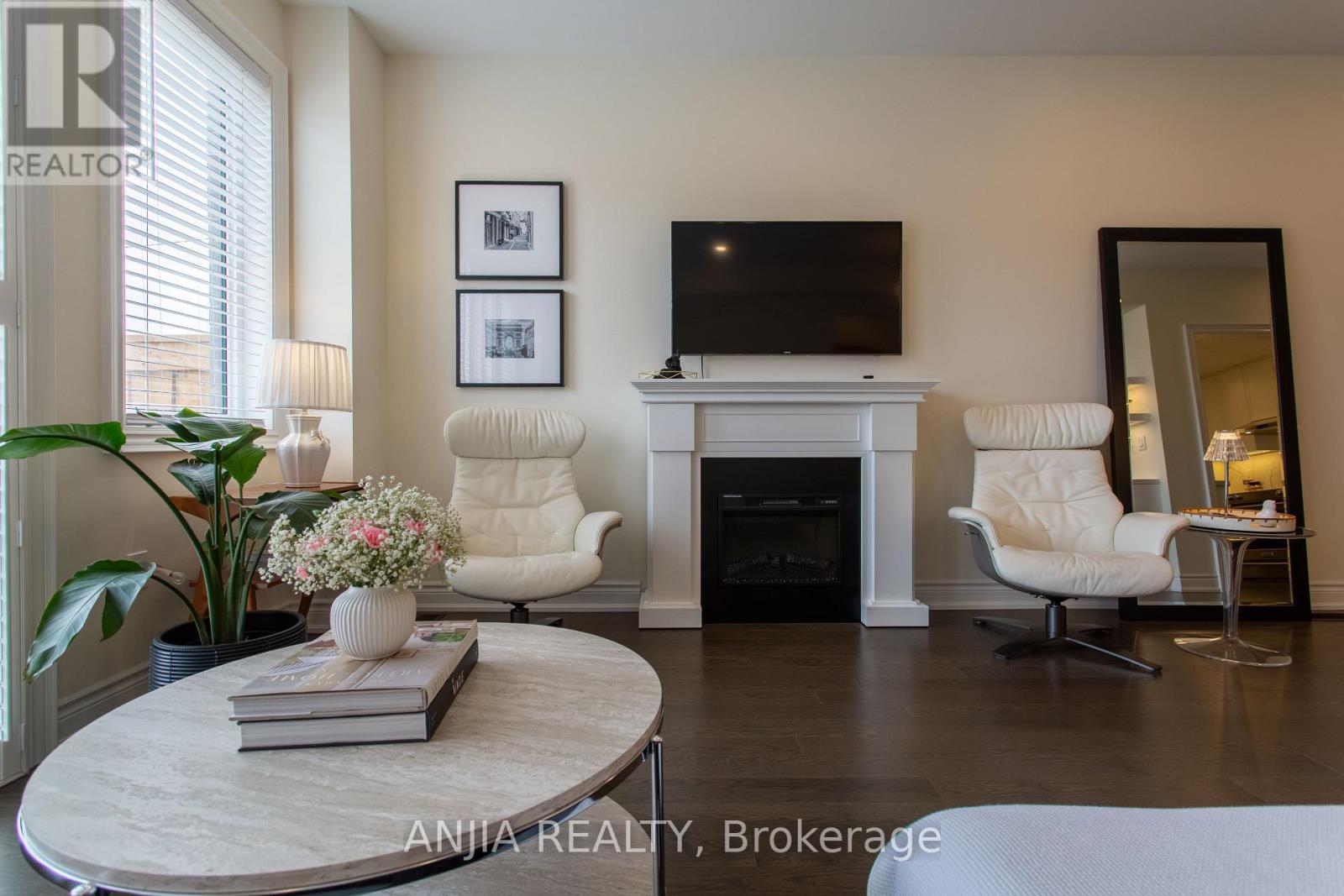 9 Mace Avenue, Richmond Hill, Ontario  L4E 1K8 - Photo 8 - N12974788