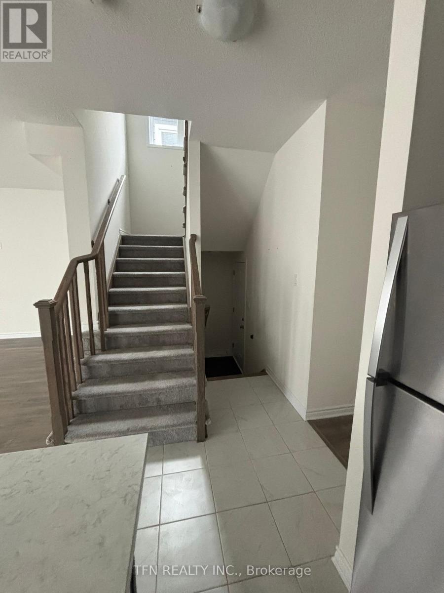 28 Abby Drive, Wasaga Beach, Ontario  L9Z 0K2 - Photo 3 - S12974660