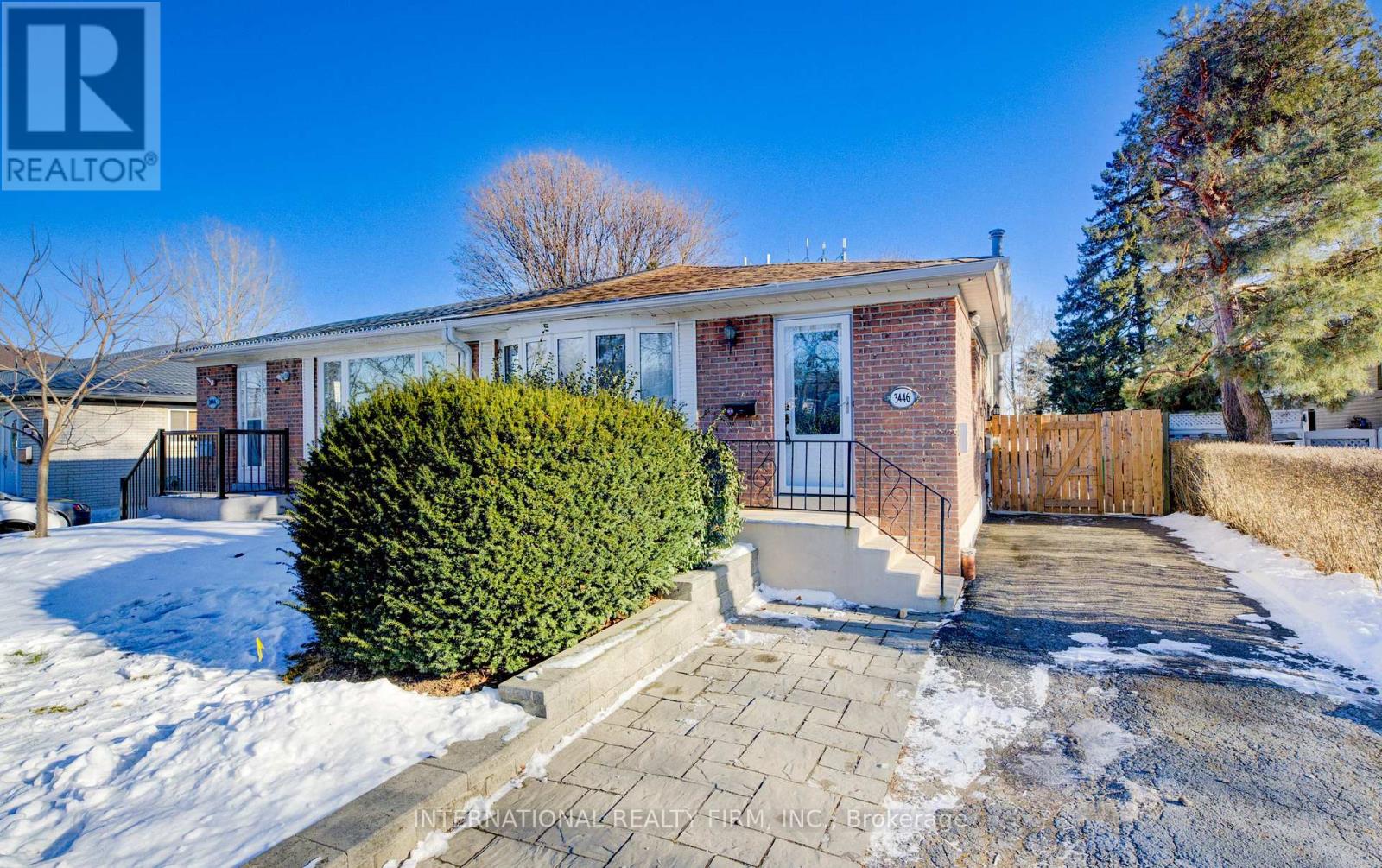 3446 Bannerhill Avenue, Mississauga, Ontario  L4X 1V1 - Photo 1 - W12974654