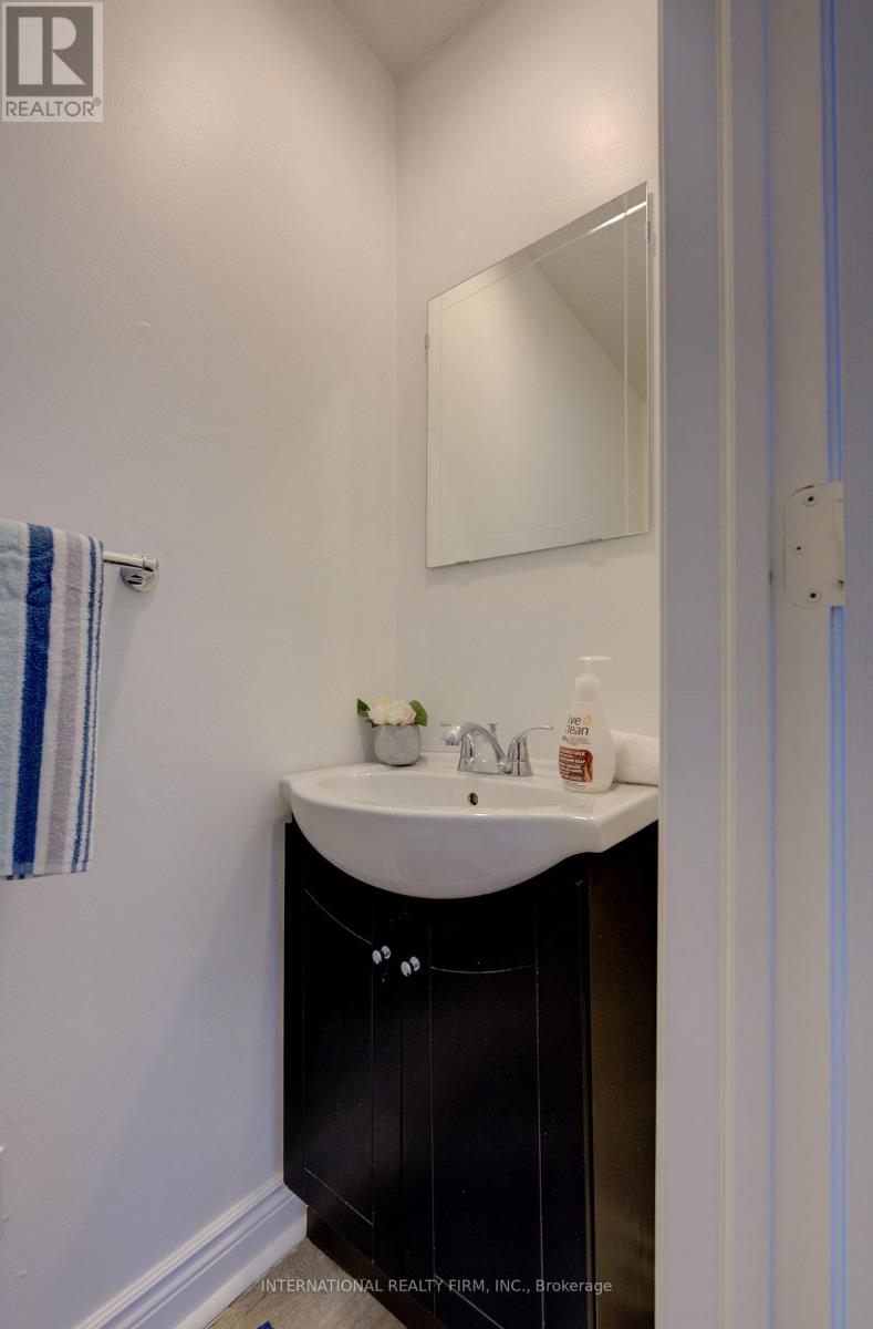 3446 Bannerhill Avenue, Mississauga, Ontario  L4X 1V1 - Photo 18 - W12974654