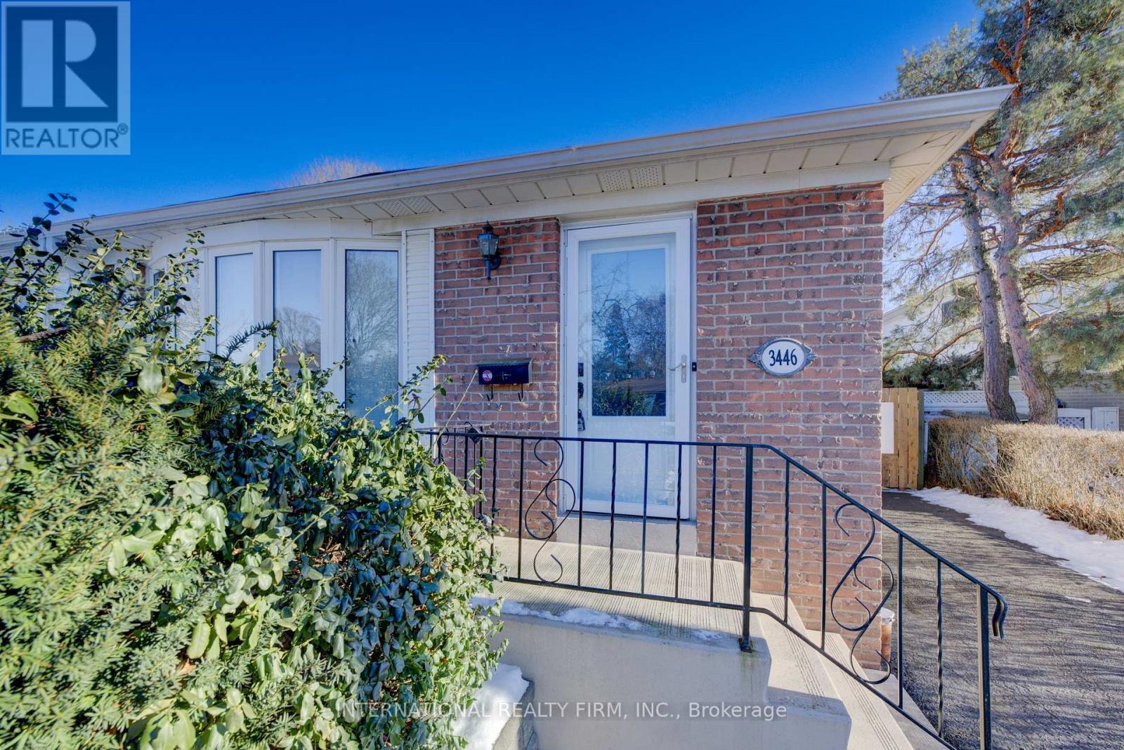 3446 Bannerhill Avenue, Mississauga, Ontario  L4X 1V1 - Photo 3 - W12974654