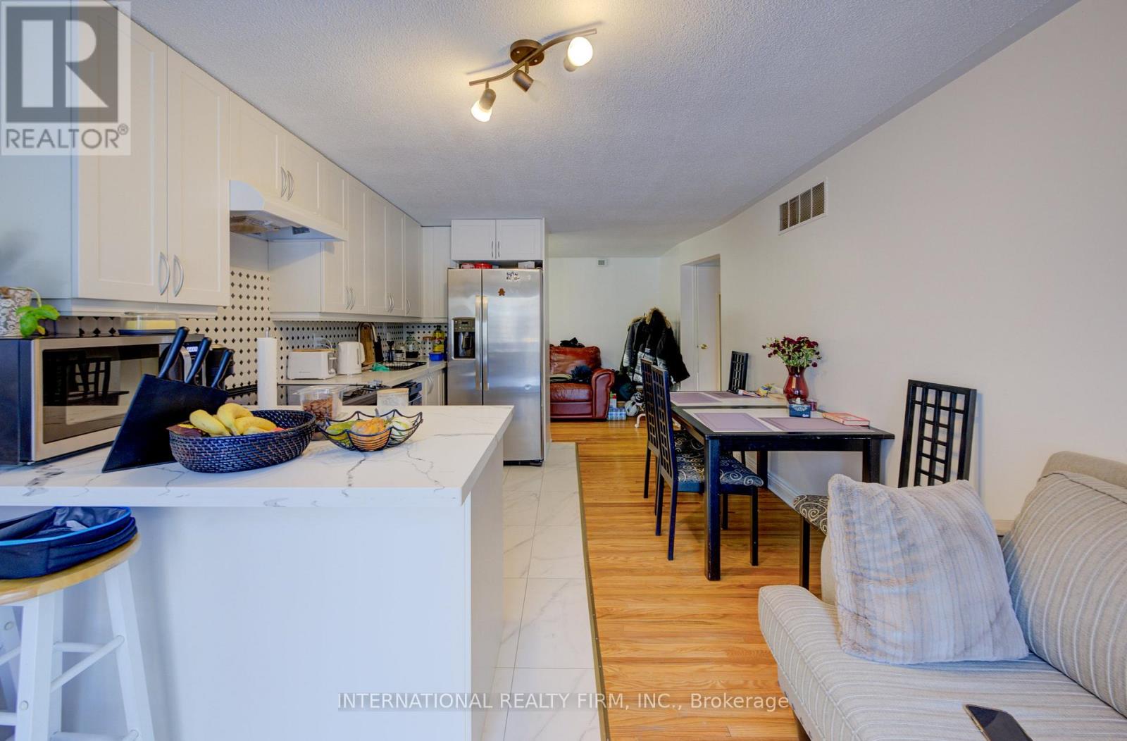 3446 Bannerhill Avenue, Mississauga, Ontario  L4X 1V1 - Photo 31 - W12974654