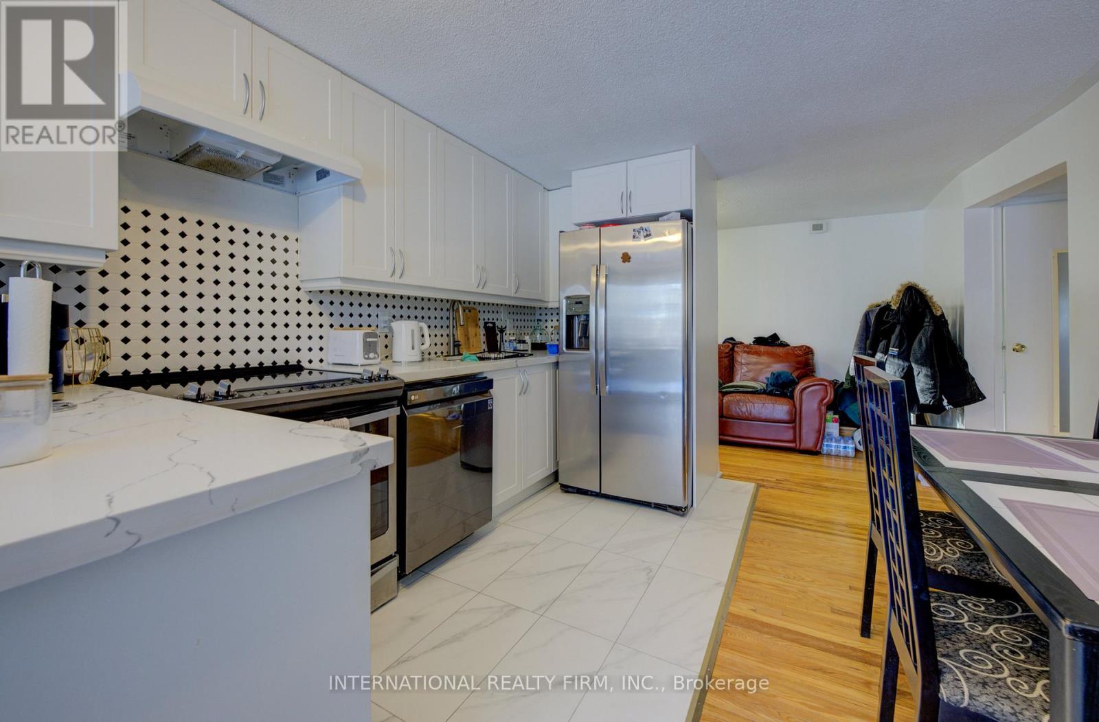 3446 Bannerhill Avenue, Mississauga, Ontario  L4X 1V1 - Photo 32 - W12974654