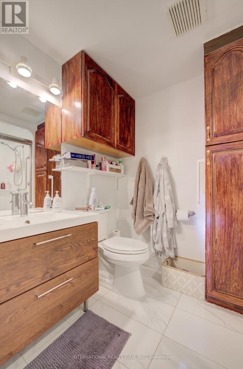 3446 Bannerhill Avenue, Mississauga, Ontario  L4X 1V1 - Photo 33 - W12974654