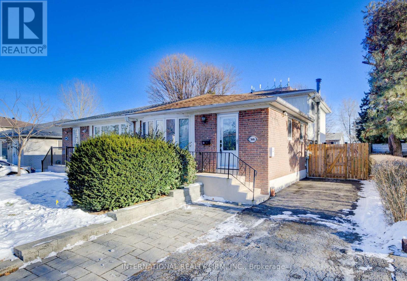 3446 Bannerhill Avenue, Mississauga, Ontario  L4X 1V1 - Photo 4 - W12974654