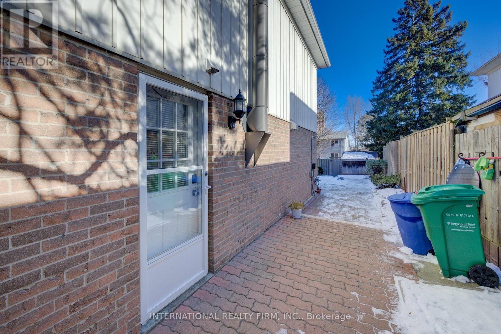3446 Bannerhill Avenue, Mississauga, Ontario  L4X 1V1 - Photo 40 - W12974654