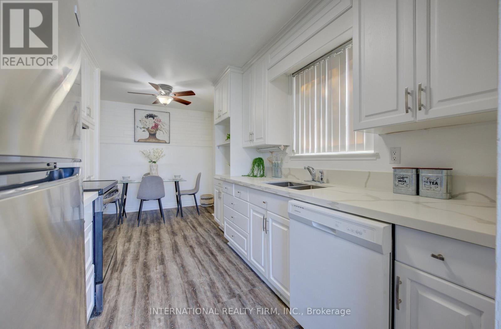 3446 Bannerhill Avenue, Mississauga, Ontario  L4X 1V1 - Photo 8 - W12974654