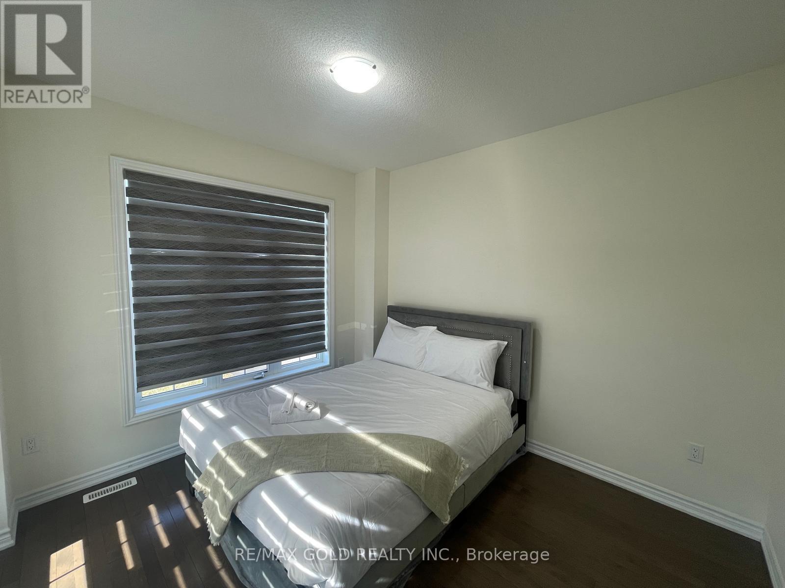 537 Veterans Drive, Brampton, Ontario  L7A 0C4 - Photo 17 - W12974662