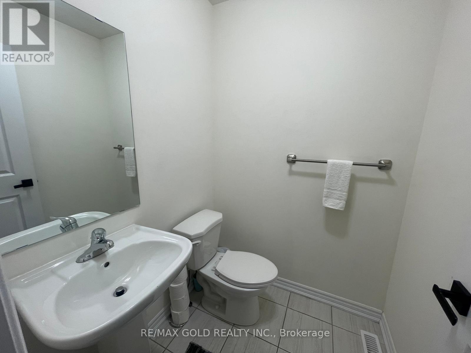 537 Veterans Drive, Brampton, Ontario  L7A 0C4 - Photo 19 - W12974662