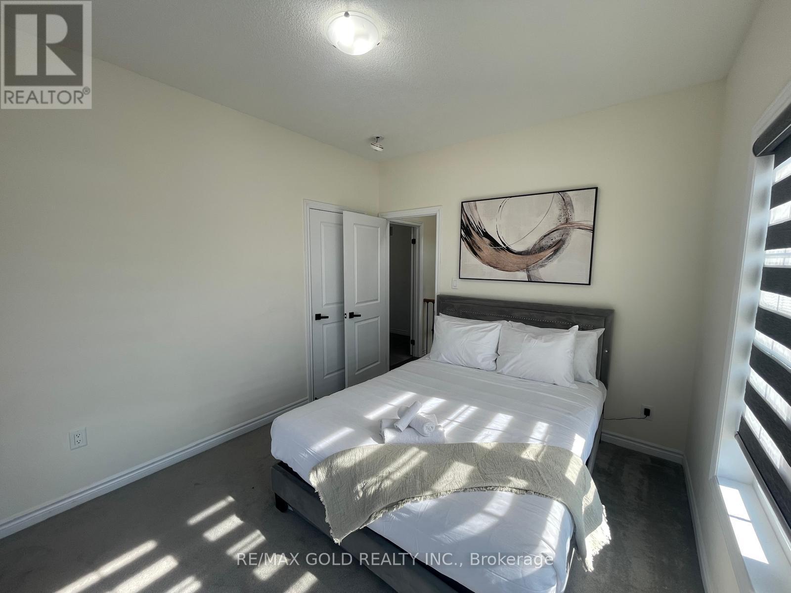 537 Veterans Drive, Brampton, Ontario  L7A 0C4 - Photo 22 - W12974662