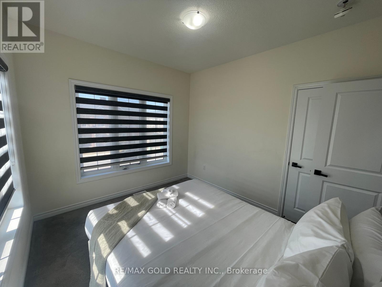 537 Veterans Drive, Brampton, Ontario  L7A 0C4 - Photo 23 - W12974662