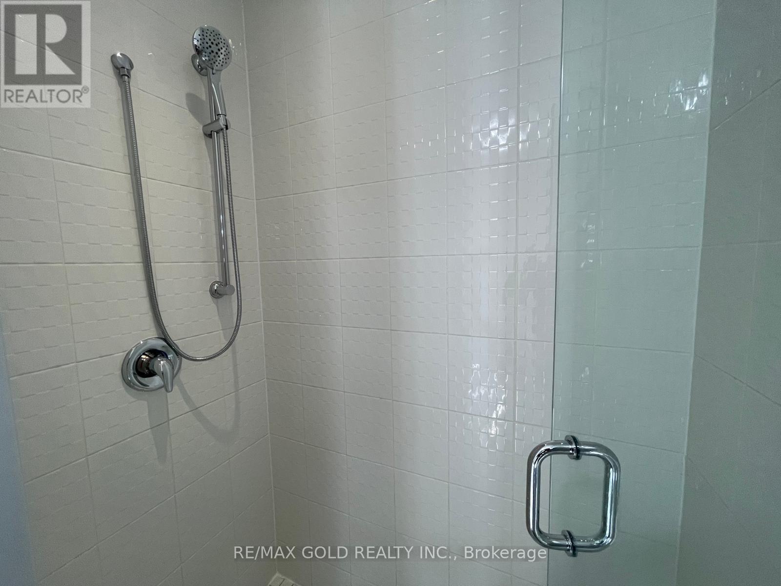 537 Veterans Drive, Brampton, Ontario  L7A 0C4 - Photo 28 - W12974662