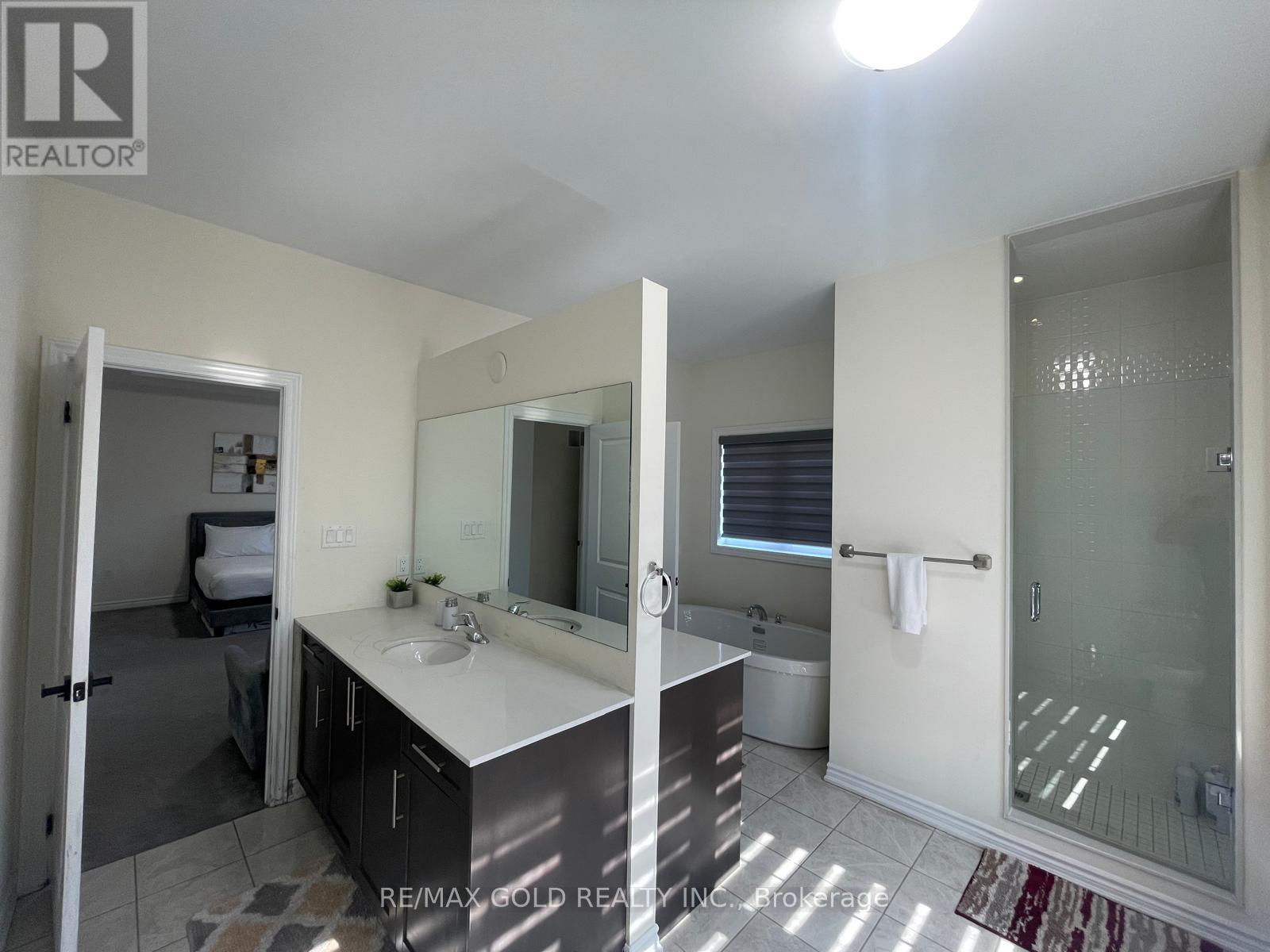 537 Veterans Drive, Brampton, Ontario  L7A 0C4 - Photo 41 - W12974662