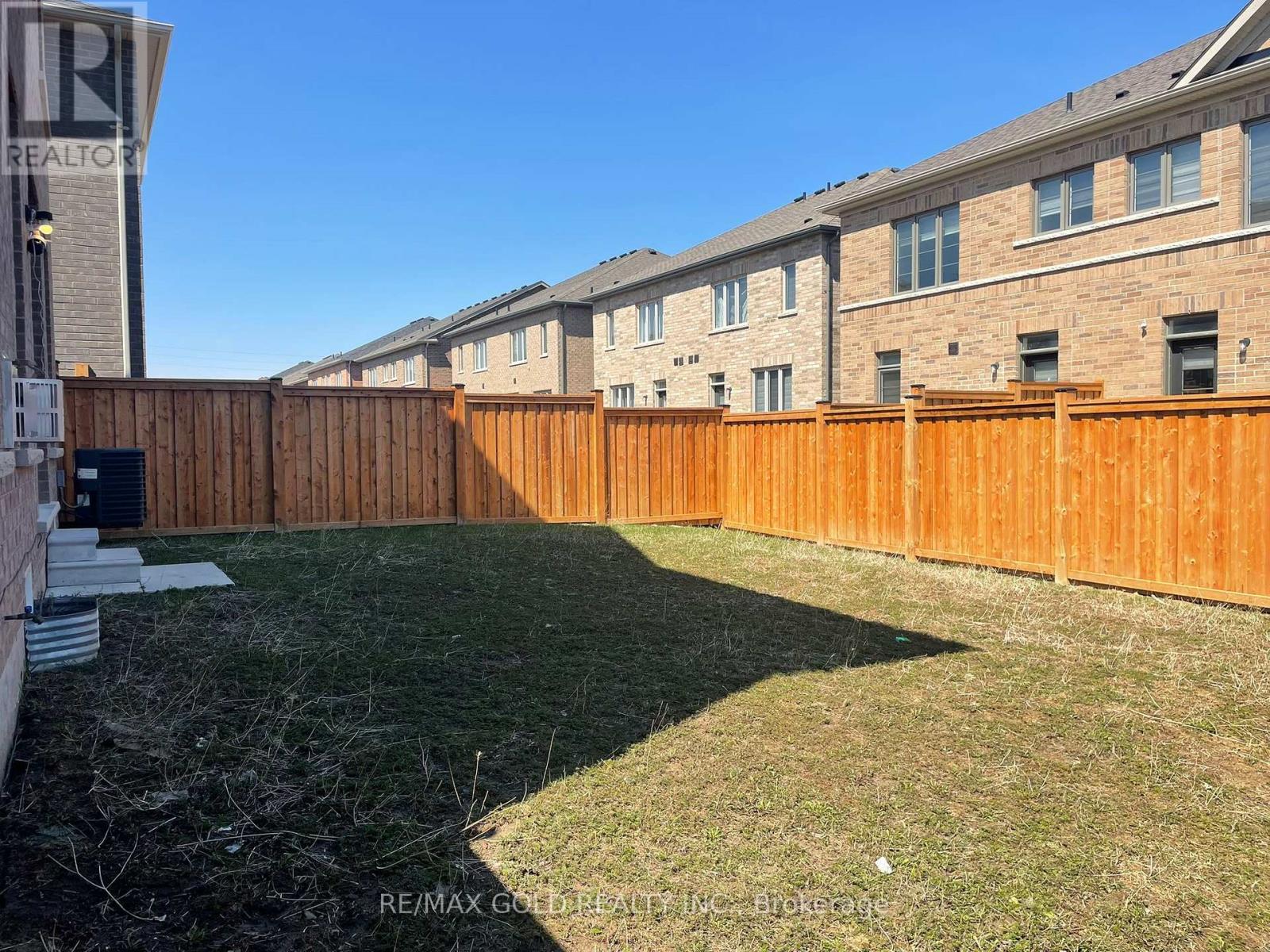 537 Veterans Drive, Brampton, Ontario  L7A 0C4 - Photo 47 - W12974662