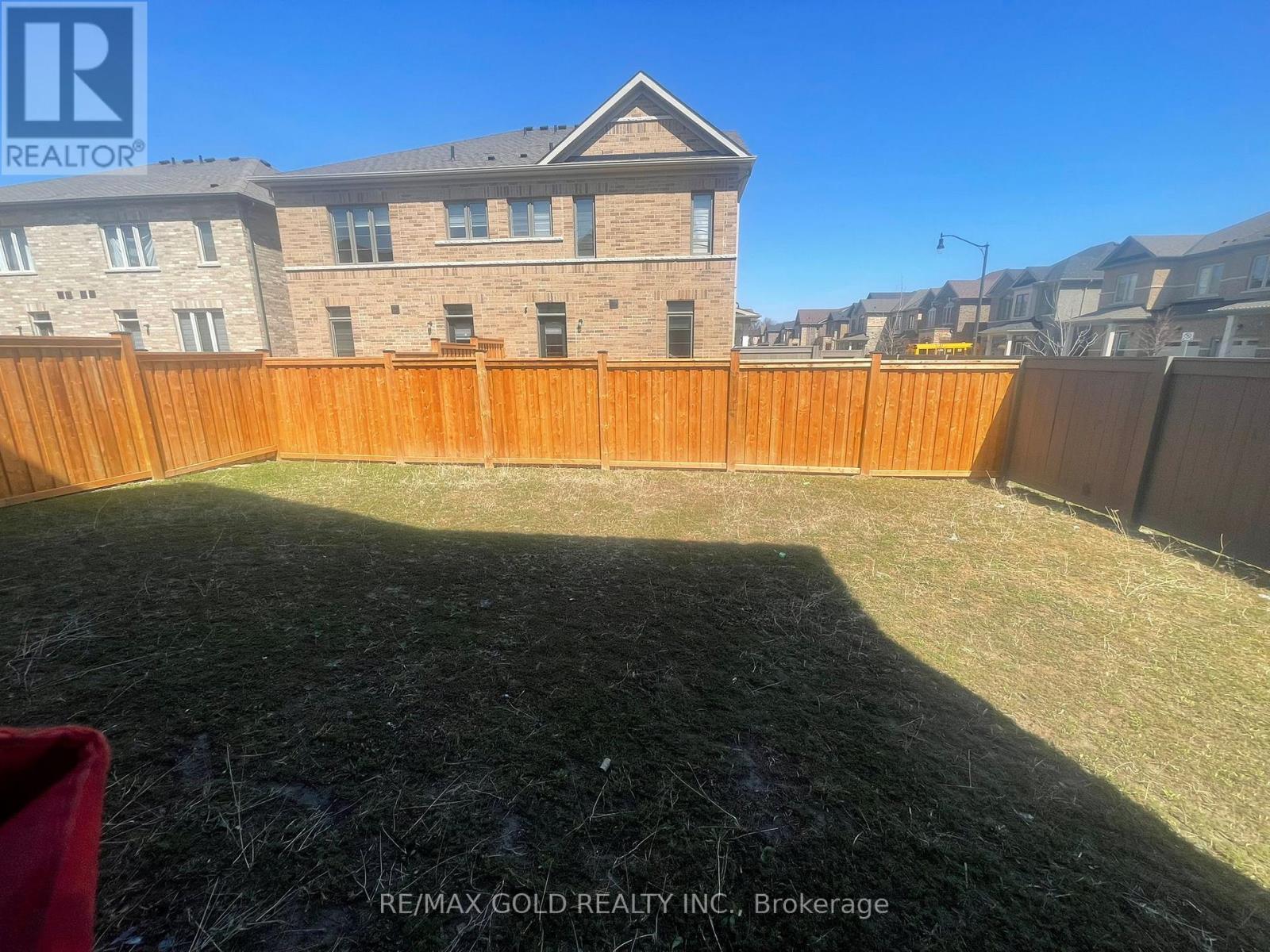 537 Veterans Drive, Brampton, Ontario  L7A 0C4 - Photo 48 - W12974662
