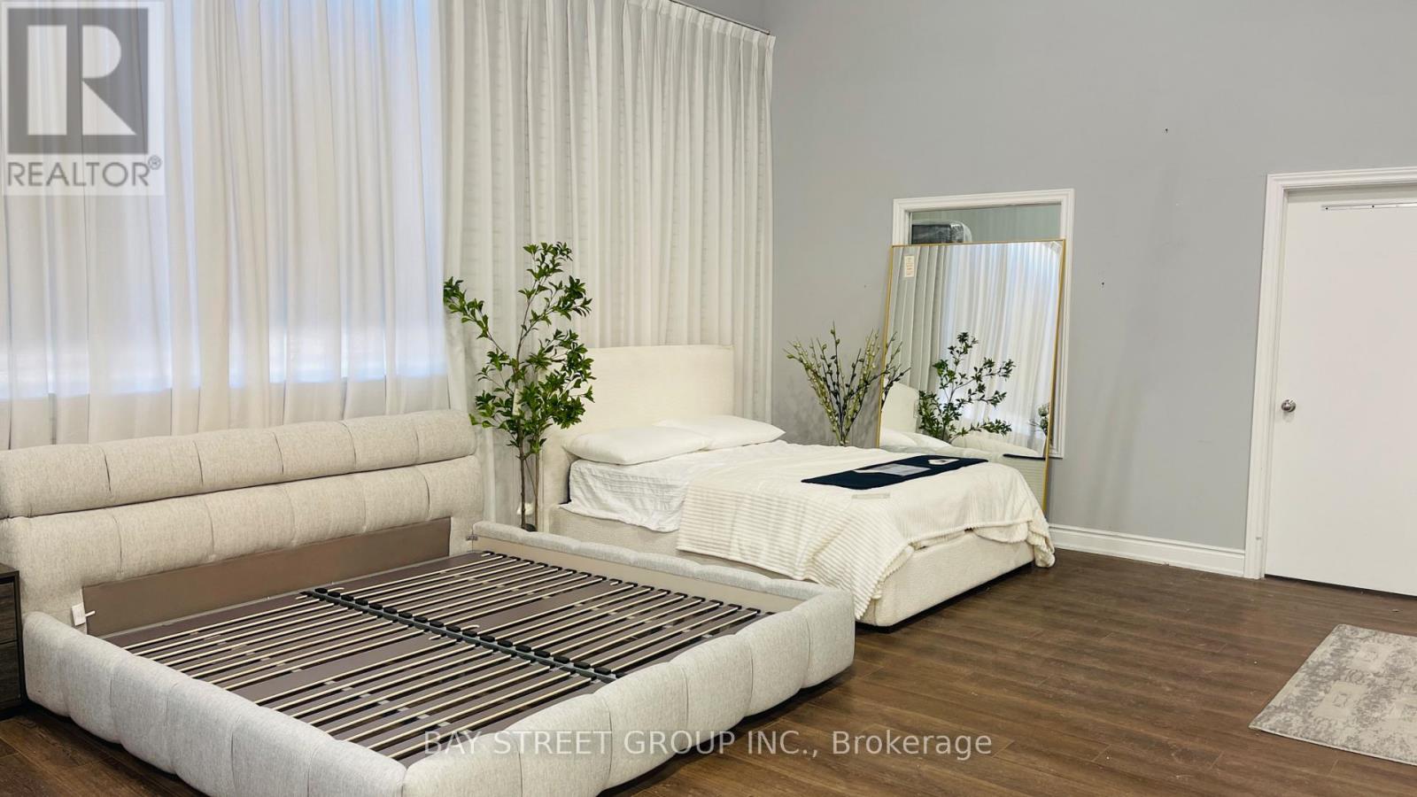 5701 Steeles Avenue W, Toronto, Ontario  M9L 1S7 - Photo 5 - W12974666