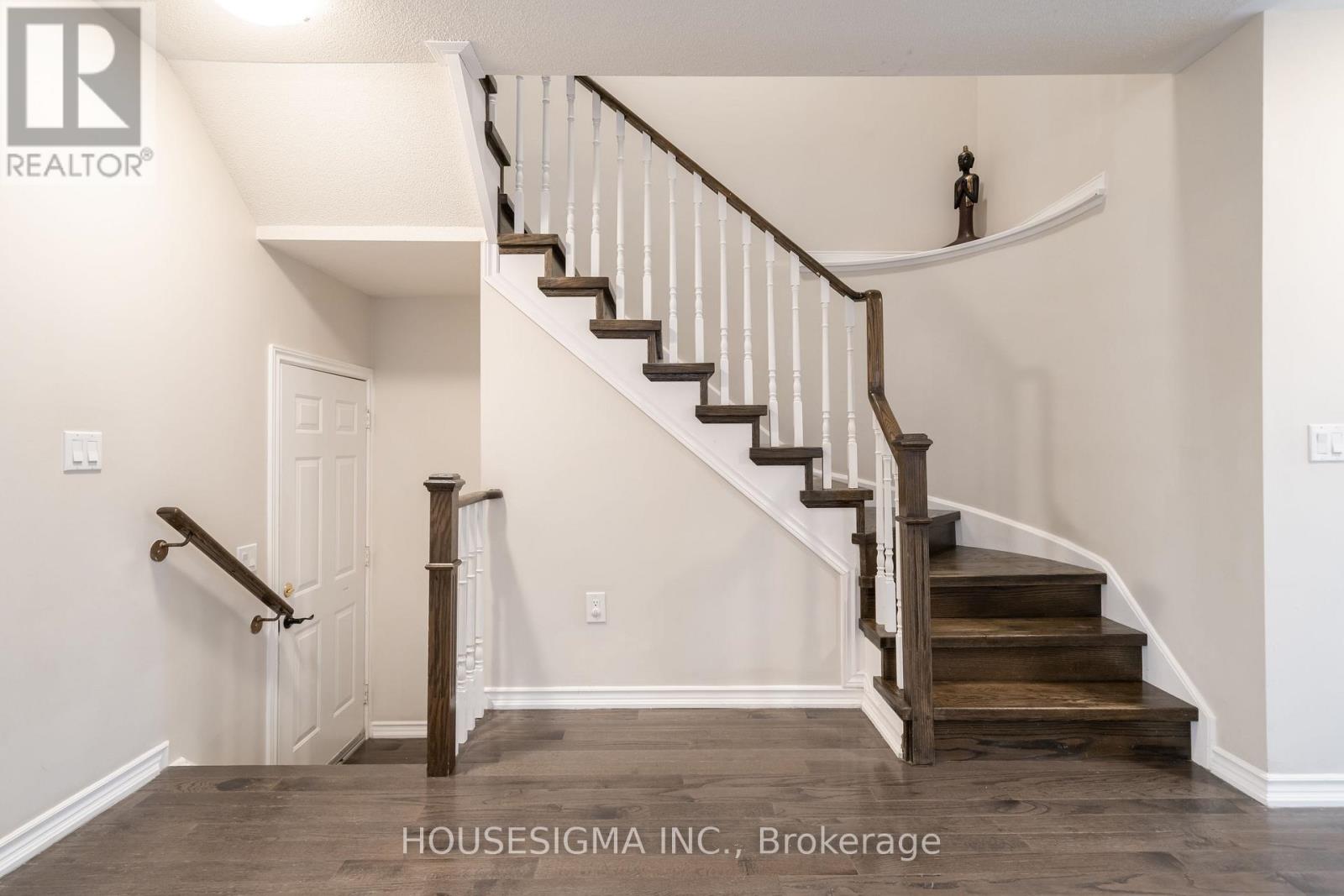 6 Flower Trail, Brampton, Ontario  L6P 1P3 - Photo 10 - W12974670