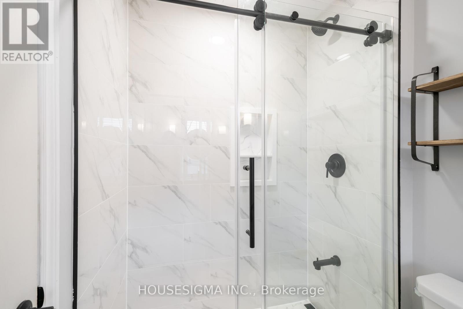 6 Flower Trail, Brampton, Ontario  L6P 1P3 - Photo 15 - W12974670