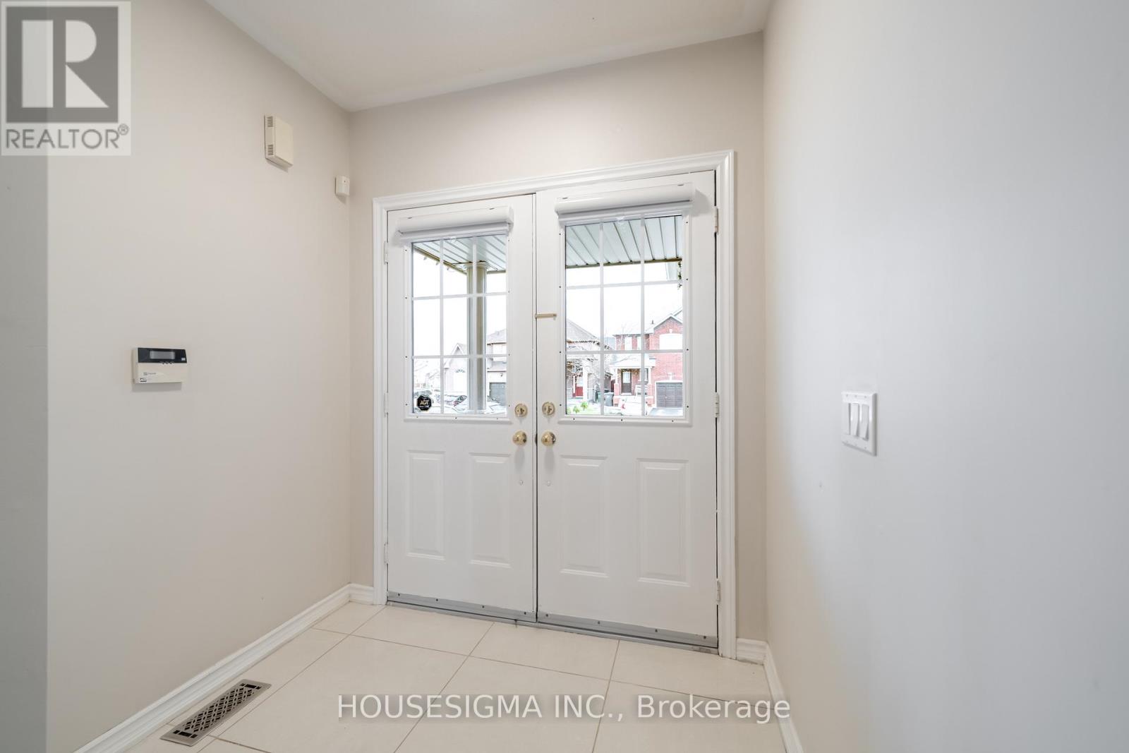 6 Flower Trail, Brampton, Ontario  L6P 1P3 - Photo 2 - W12974670