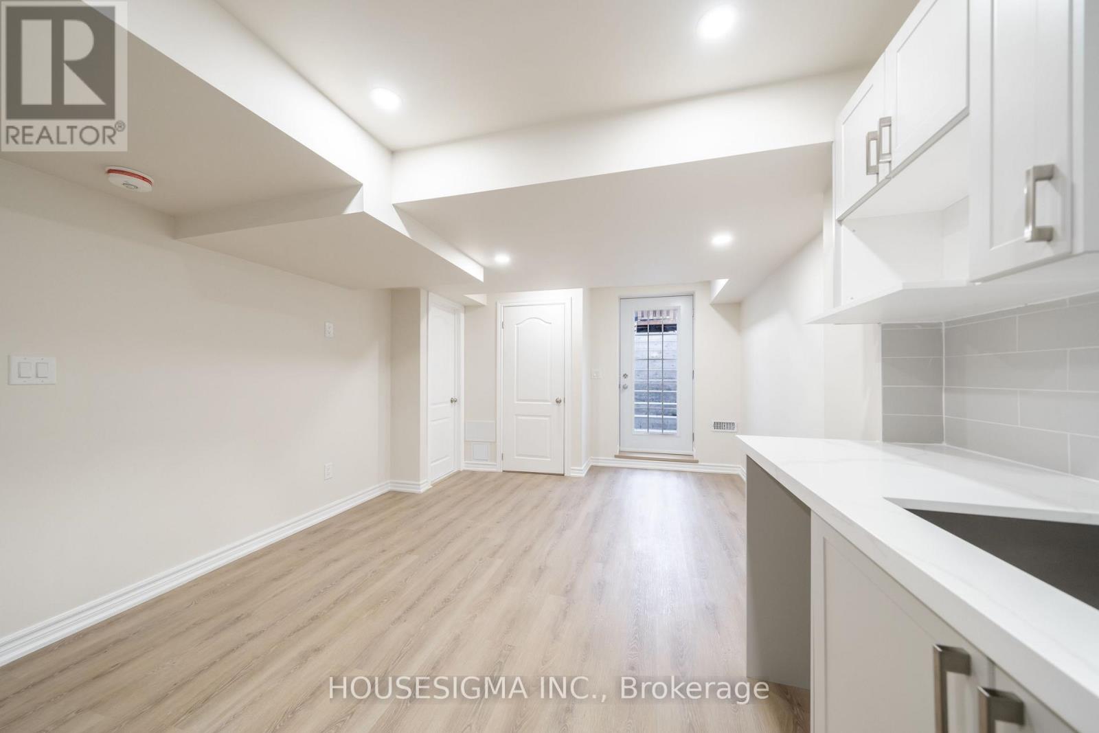 6 Flower Trail, Brampton, Ontario  L6P 1P3 - Photo 24 - W12974670