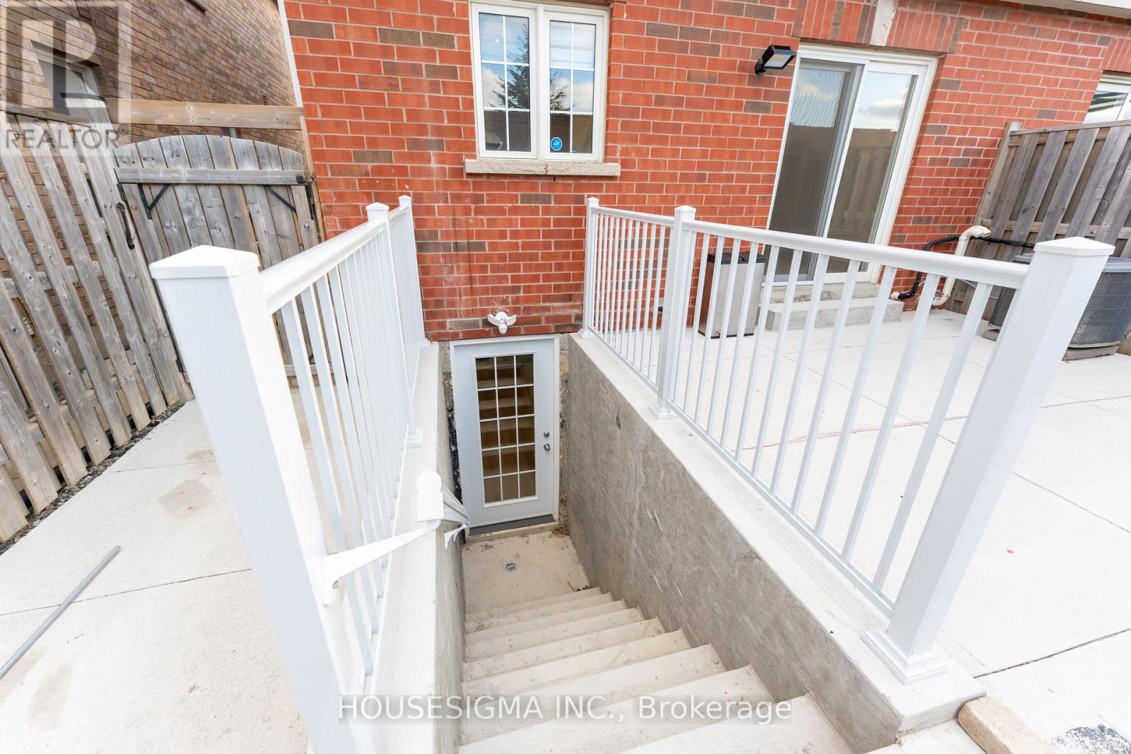 6 Flower Trail, Brampton, Ontario  L6P 1P3 - Photo 30 - W12974670