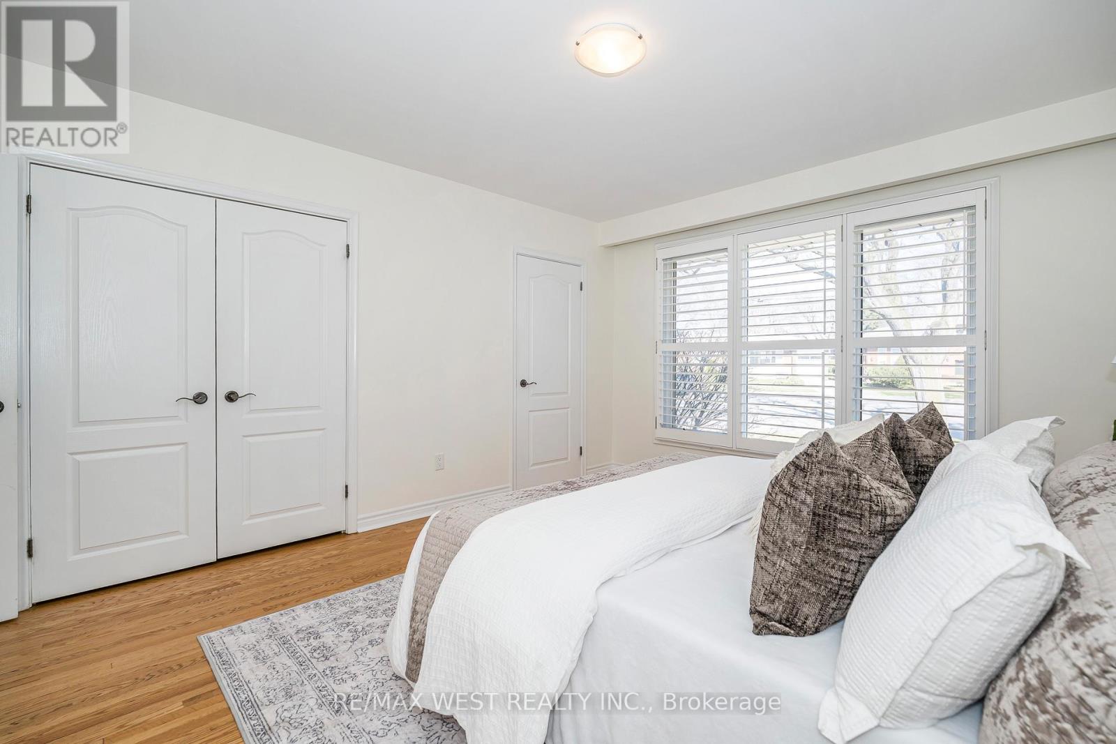 6 Prentice Court, Toronto, Ontario  M9P 1N2 - Photo 16 - W12974676