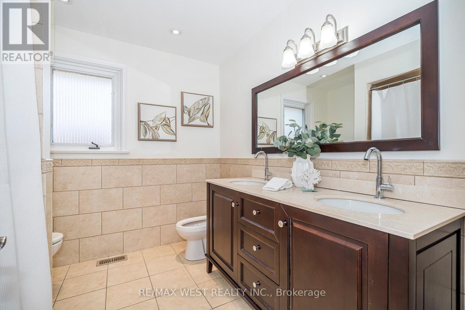 6 Prentice Court, Toronto, Ontario  M9P 1N2 - Photo 20 - W12974676