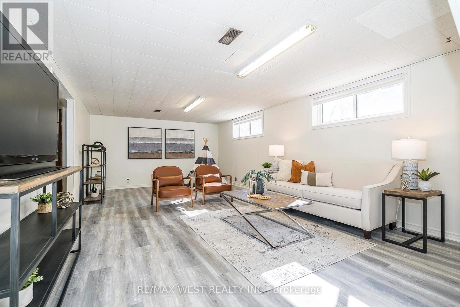 6 Prentice Court, Toronto, Ontario  M9P 1N2 - Photo 23 - W12974676