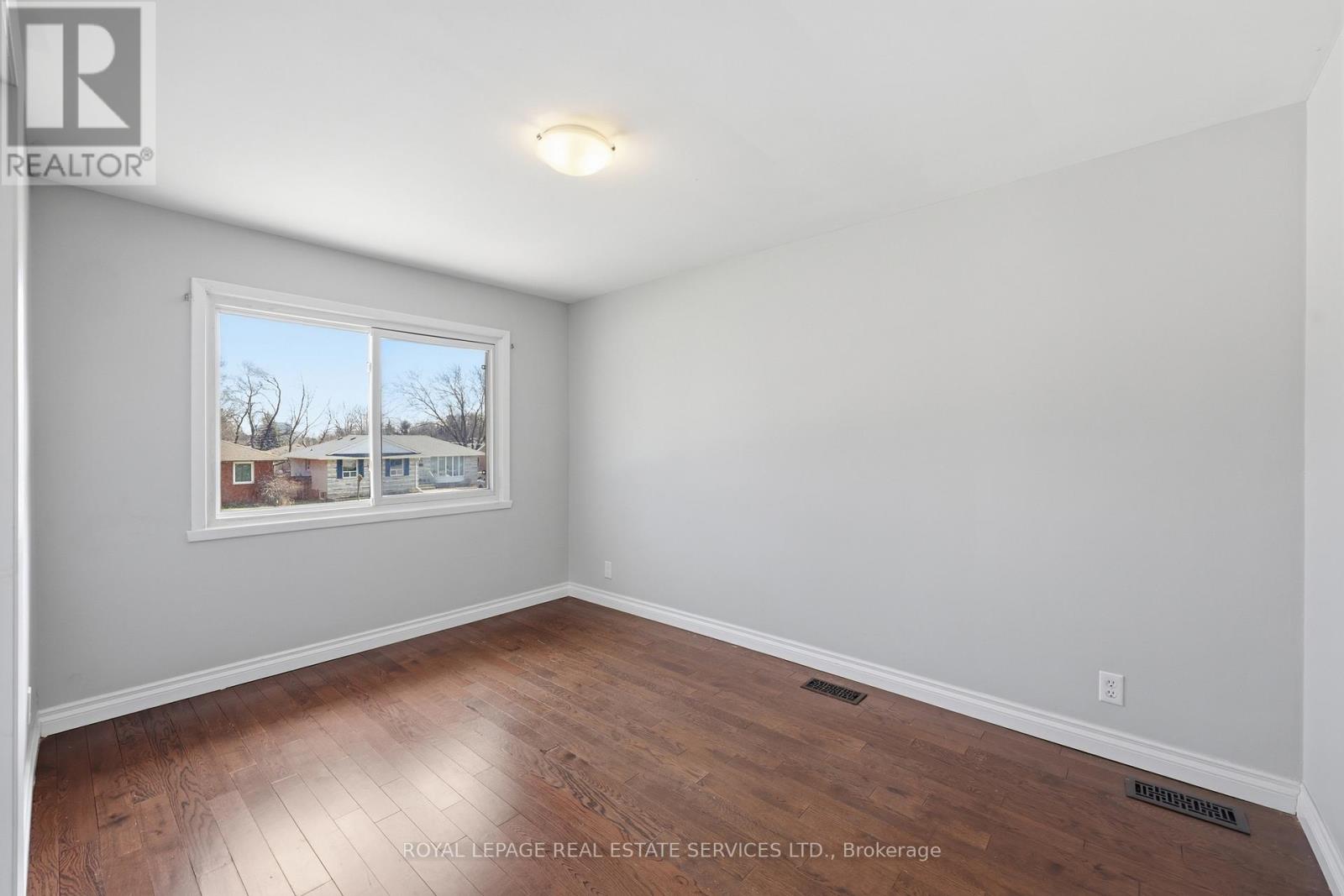 59 Sewell Drive, Oakville, Ontario  L6H 1C7 - Photo 19 - W12974712