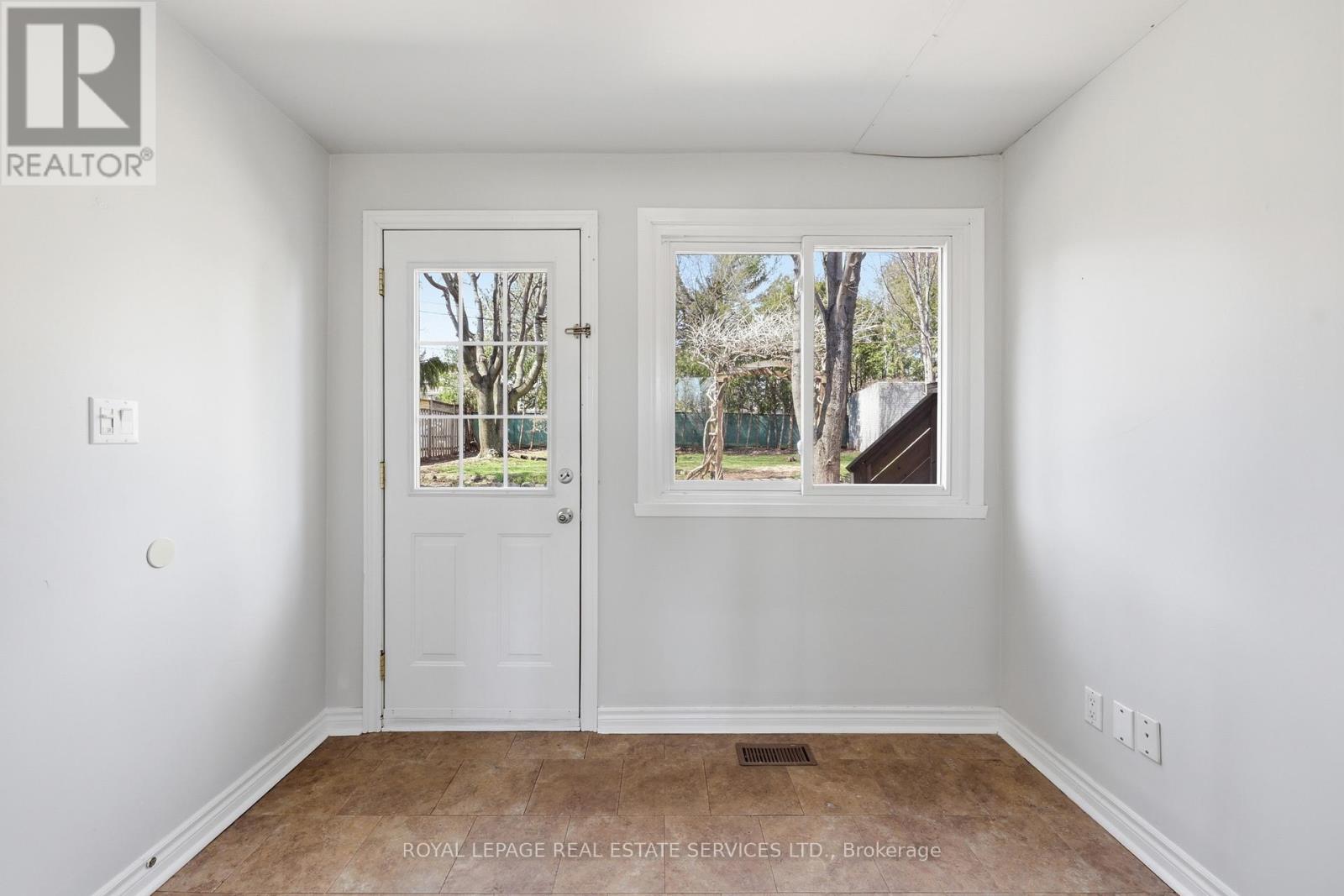 59 Sewell Drive, Oakville, Ontario  L6H 1C7 - Photo 25 - W12974712