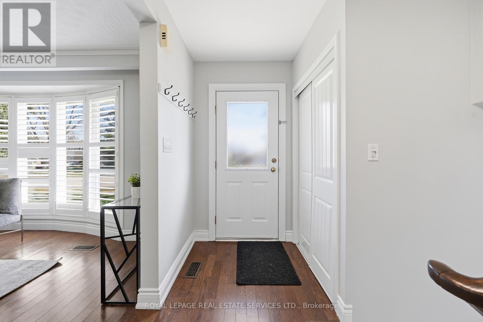 59 Sewell Drive, Oakville, Ontario  L6H 1C7 - Photo 6 - W12974712